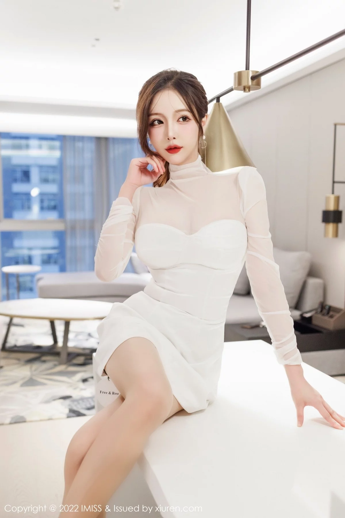 LindaLinda-[IMISS爱蜜社]Vol.655_模特LindaLinda私房白色薄透连衣裙配肉丝裤袜秀丰满身材诱惑写真46P-第1章-图片3