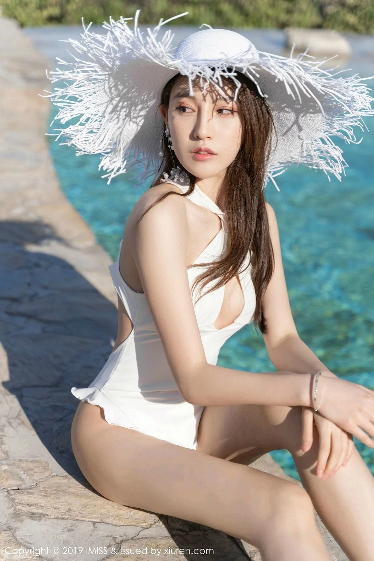 刘奕宁-[IMISS爱蜜社]Vol.368_女神Lynn刘奕宁土耳其旅拍户外白色比基尼秀完美身材诱惑写真39P-第1章-图片2