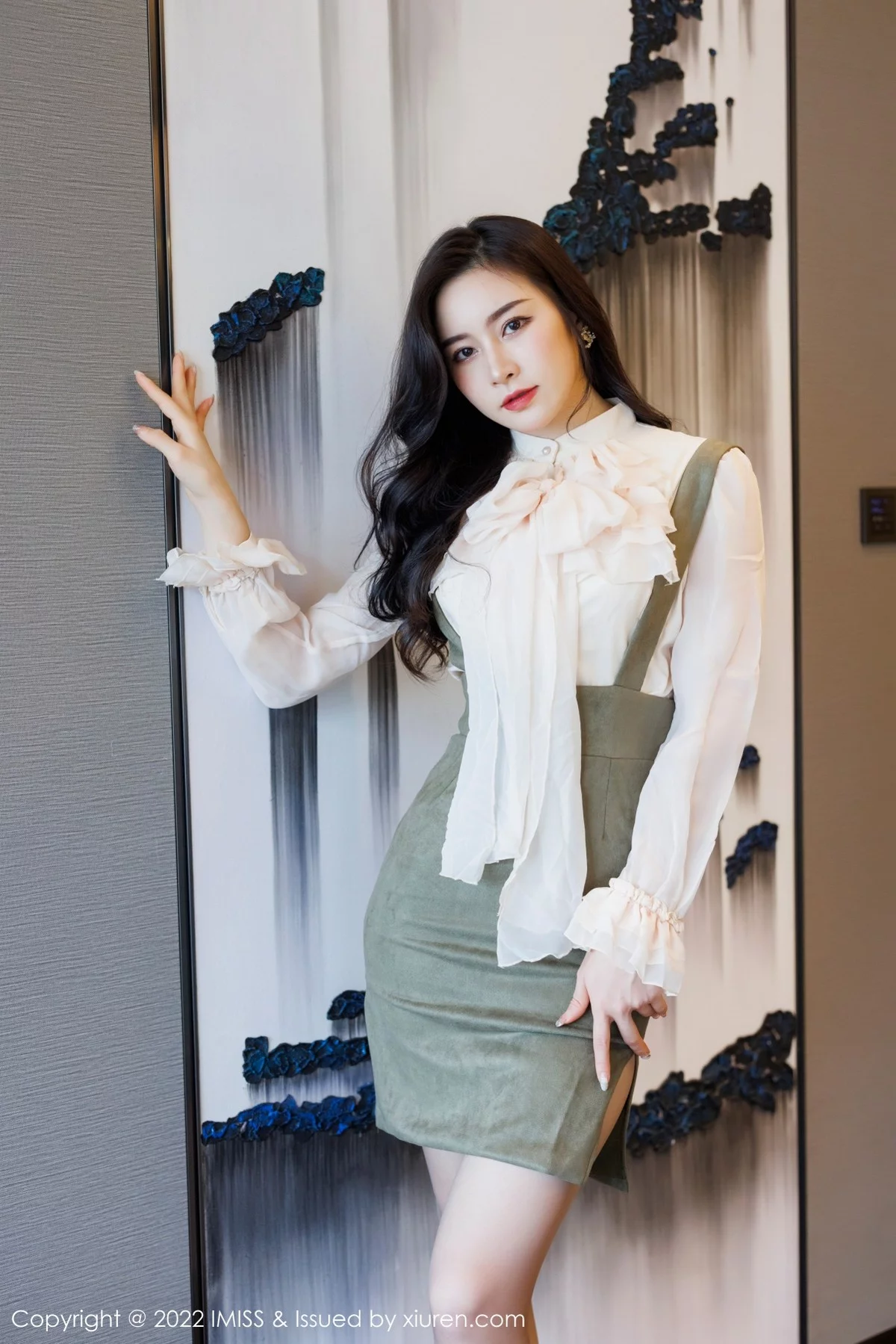 Vanessa-[IMISS爱蜜社]Vol.664_气质美女Vanessa脱典雅白色服饰露蕾丝内衣原色丝袜诱惑写真71P-第1章-图片3