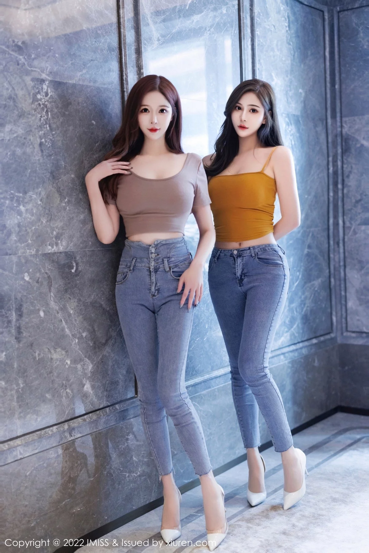 Lavinia-[IMISS爱蜜社]Vol.697_模特合集女神Lavinia＆LindaLinda脱牛仔裤露性感内衣诱惑写真44P-第1章-图片1