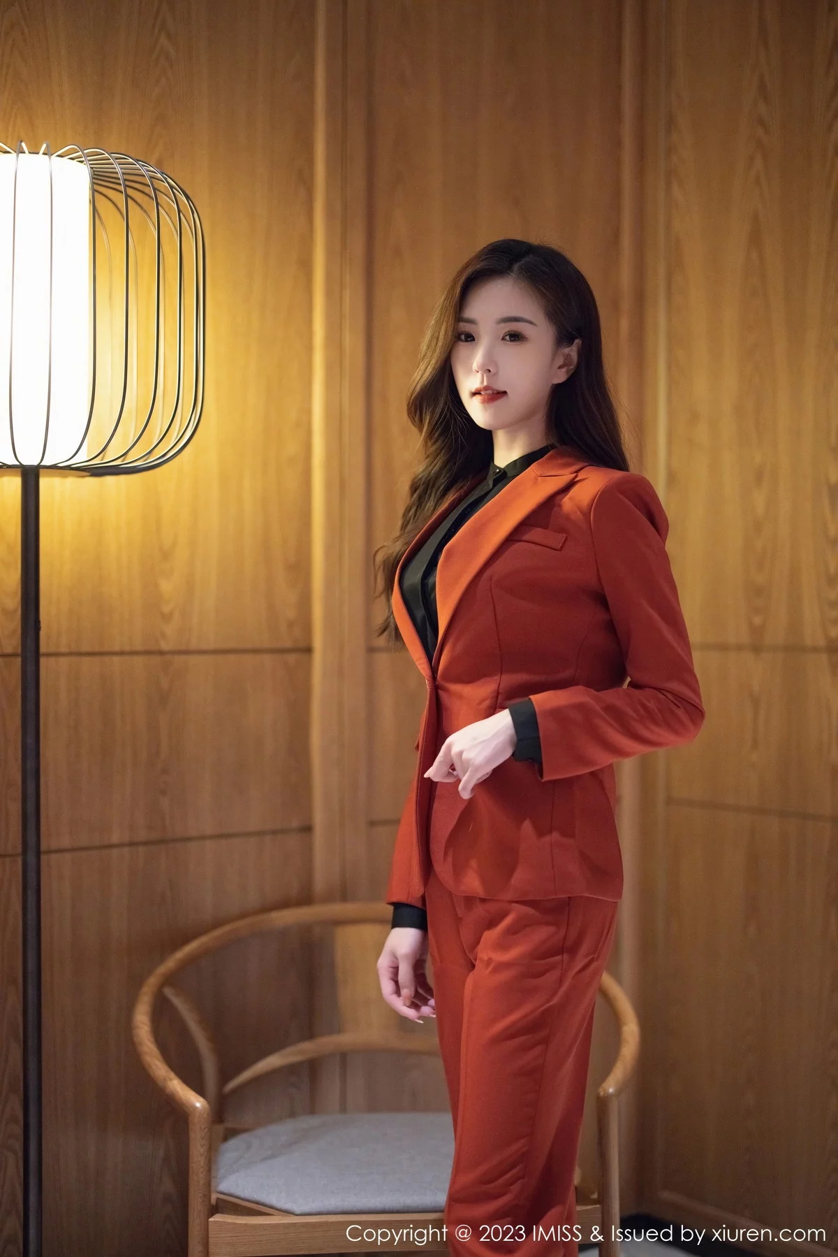 杨紫嫣-[IMISS爱蜜社]Vol.717_模特杨紫嫣candy脱职场OL露性感黑色内衣原色丝袜迷人诱惑写真60P-第1章-图片2