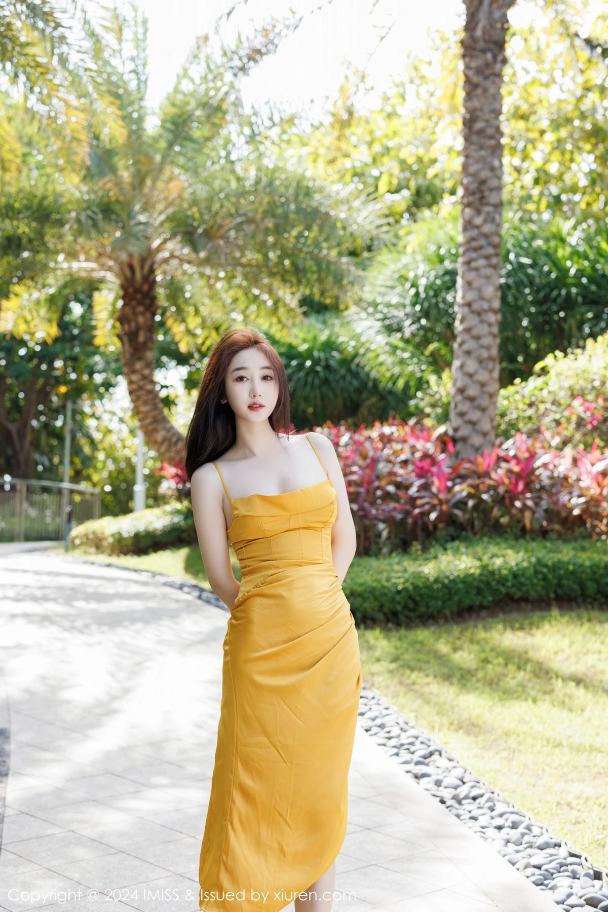 九月生-[IMISS爱蜜社]Vol.764_模特九月生性感黄色吊带长裙+淡灰蕾丝内衣秀完美身材诱惑写真41P-第1章-图片3