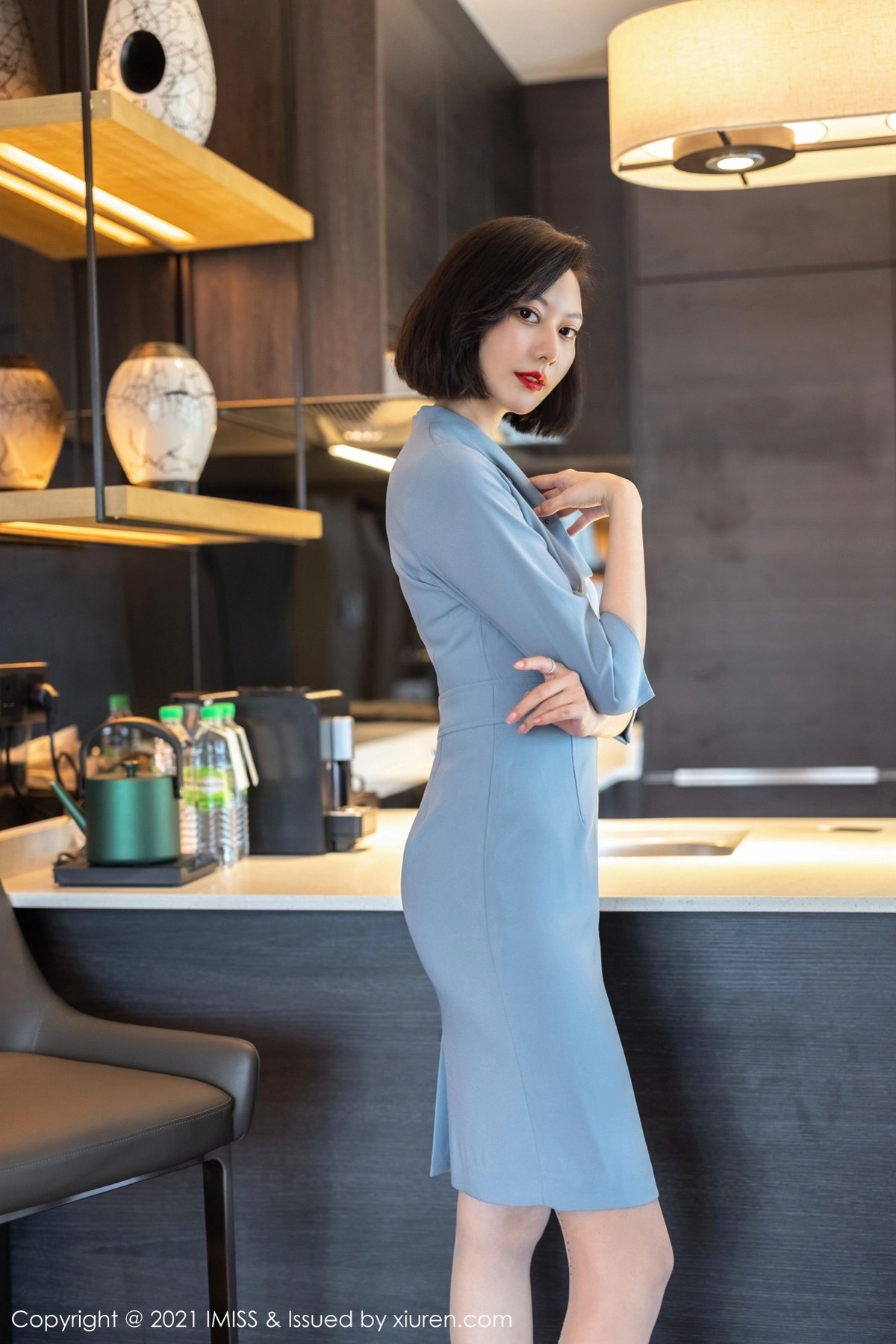 艺轩-[IMISS爱蜜社]Vol.609_气质美女艺轩脱典雅服饰露性感蕾丝内衣秀完美身材诱惑写真85P-第1章-图片2