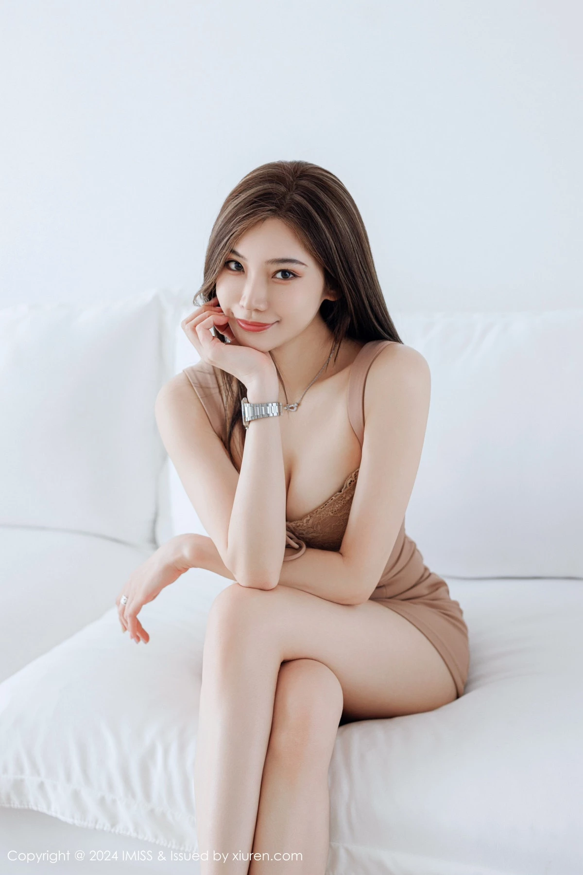 小狐狸-[IMISS爱蜜社]Vol.775_女神小狐狸Kathryn浅色连衣短裙露粉色内衣秀曼妙身姿诱惑写真53P-第1章-图片2