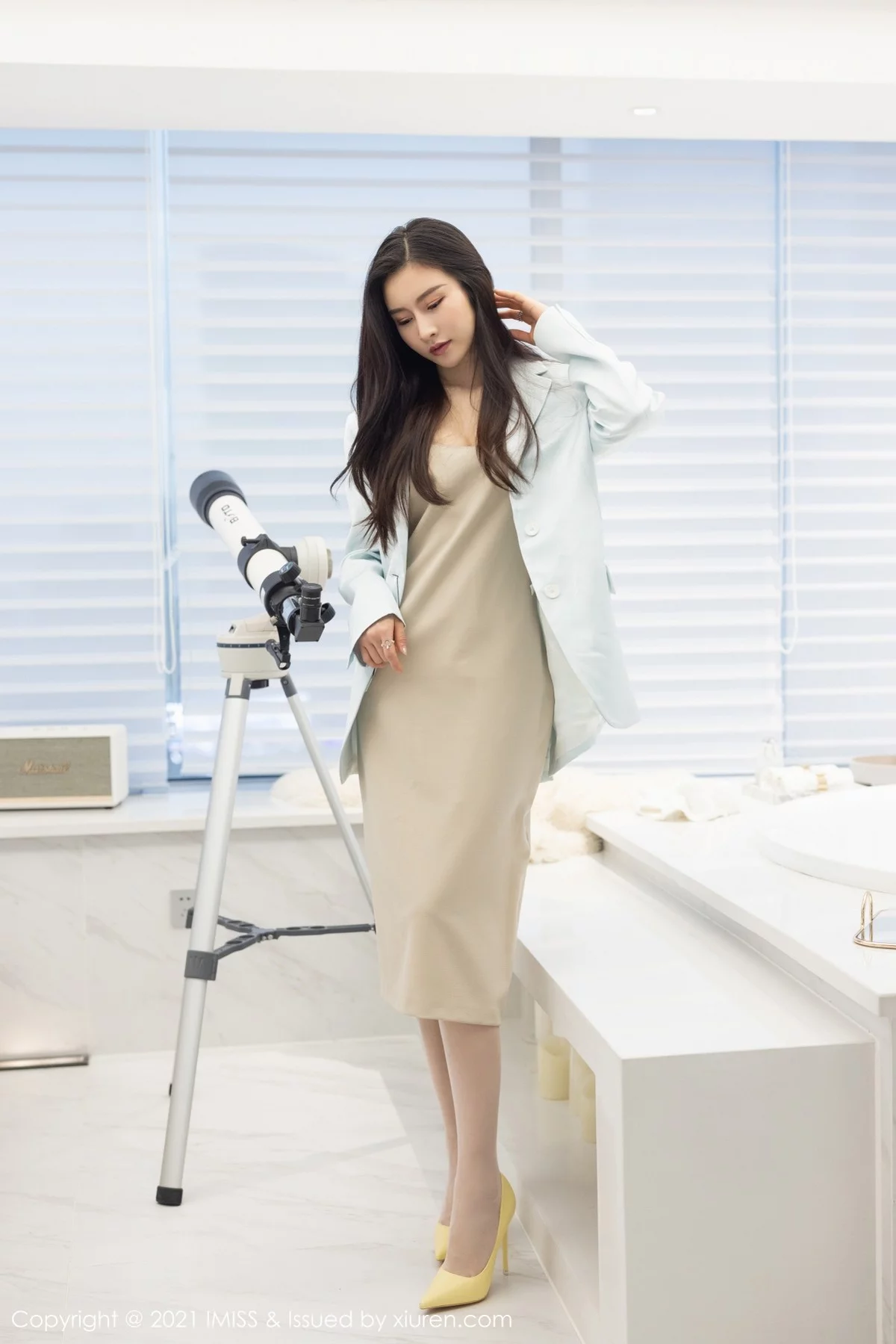 Vanessa-[IMISS爱蜜社]Vol.601_气质美女Vanessa私房碎花蕾丝内衣配蕾丝吊袜极致魅惑写真53P-第1章-图片2