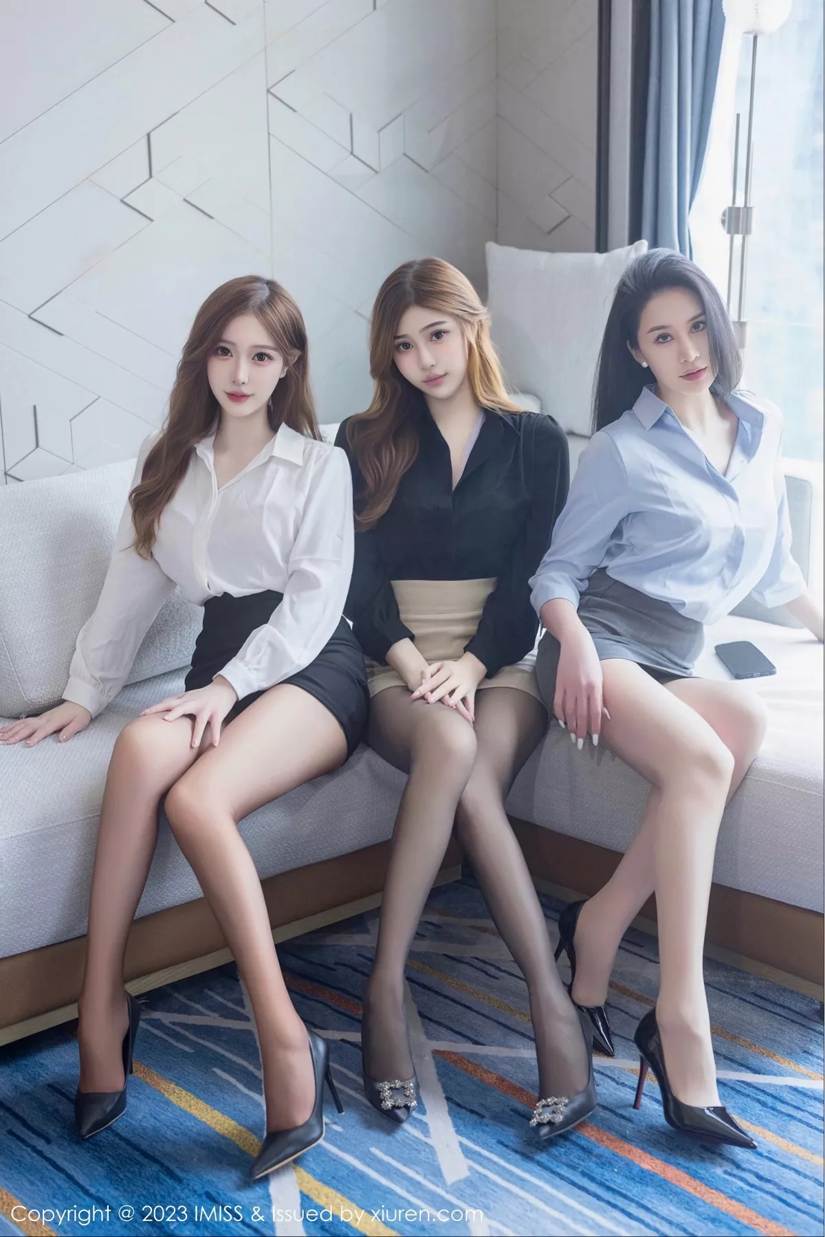 Lavinia-[IMISS爱蜜社]Vol.743_模特Lavinia肉肉＆Jermy＆Lindalinda性感姐妹花私房内衣写真57P-第1章-图片2