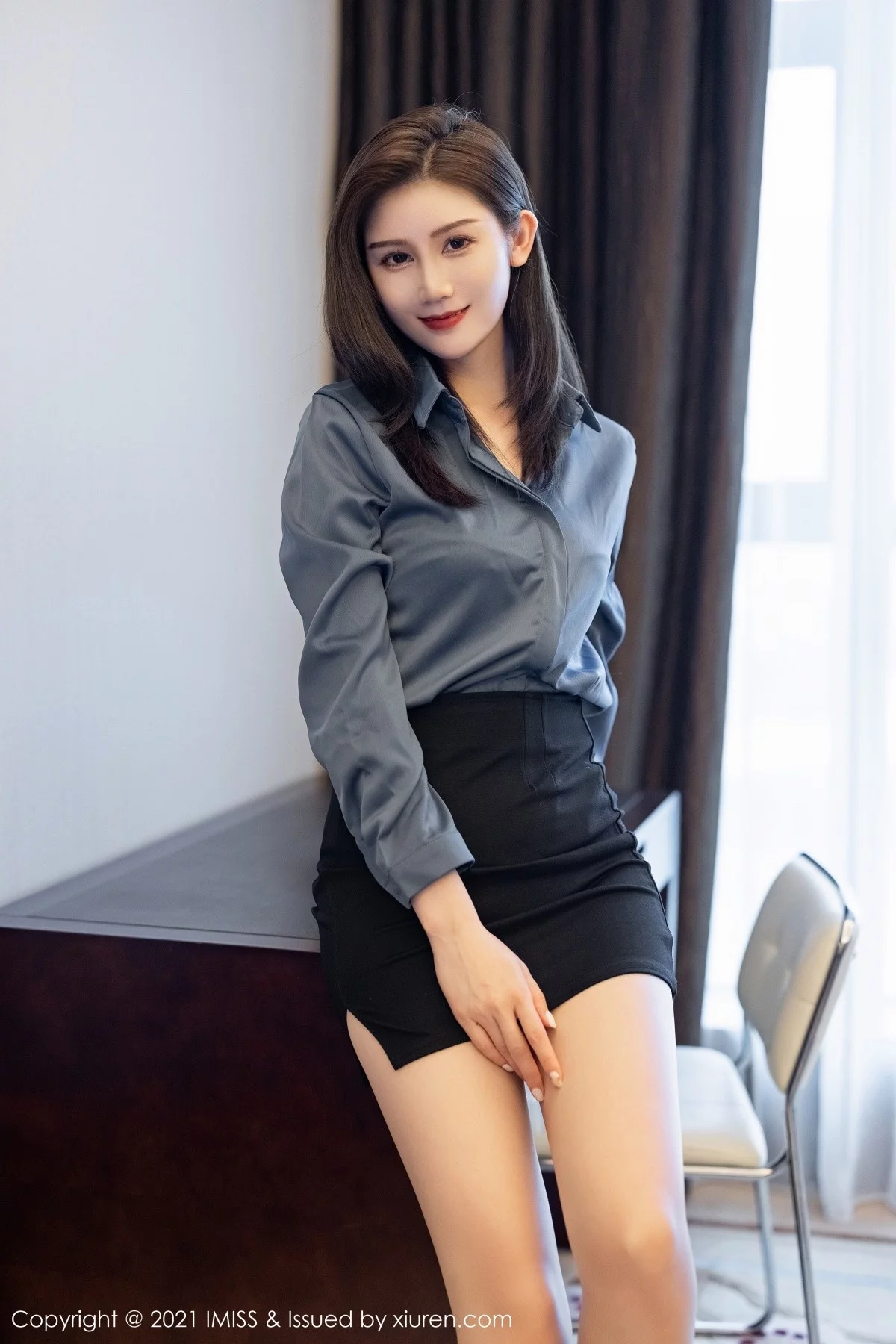 SISY思-[IMISS爱蜜社]Vol.577_气质女神SISY思都市OL主题私房半脱露性感内衣完美诱惑写真57P-第1章-图片2