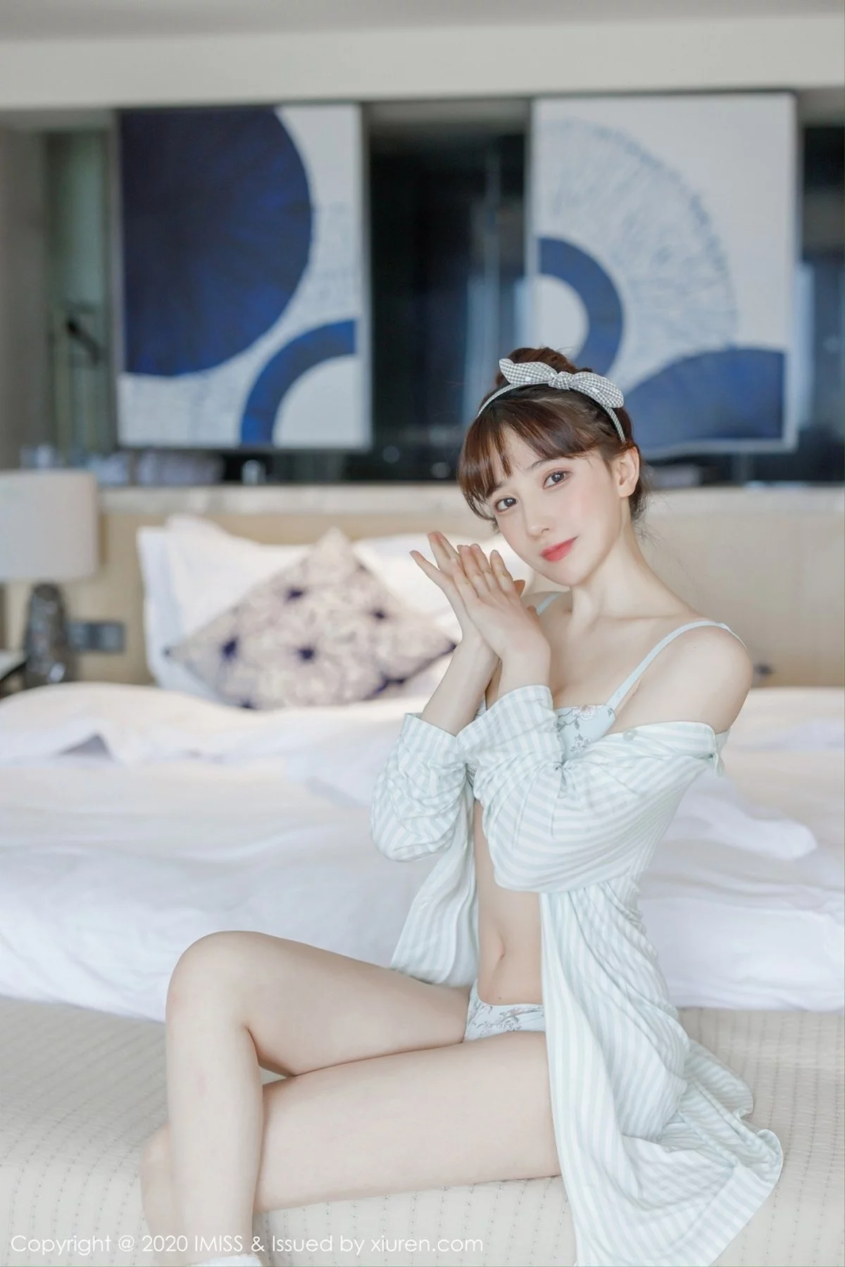 刘奕宁-[IMISS爱蜜社]Vol.481_女神Lynn刘奕宁私房床上性感衬衣半脱秀完美身材诱惑写真24P-第1章-图片3
