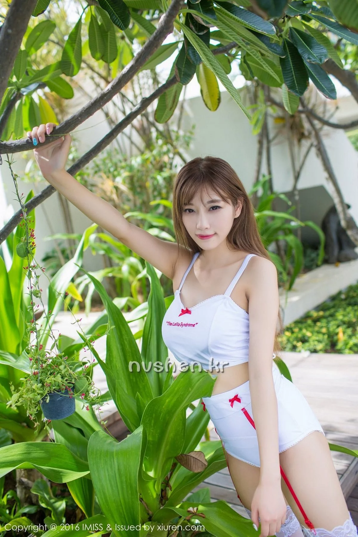 小甜心CC-[IMISS爱蜜社]Vol.140_嫩模Sugar小甜心CC苏梅岛旅拍纯白吊带内衣蕾丝边白丝诱惑写真59P-第1章-图片3