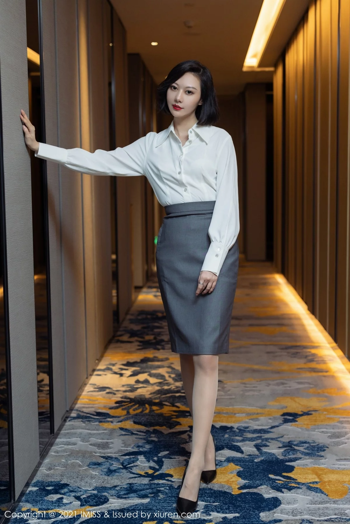 艺轩-[IMISS爱蜜社]Vol.623_气质美女艺轩私房浴室半脱露洁白衬衫配蕾丝内衣完美诱惑写真82P-第1章-图片3