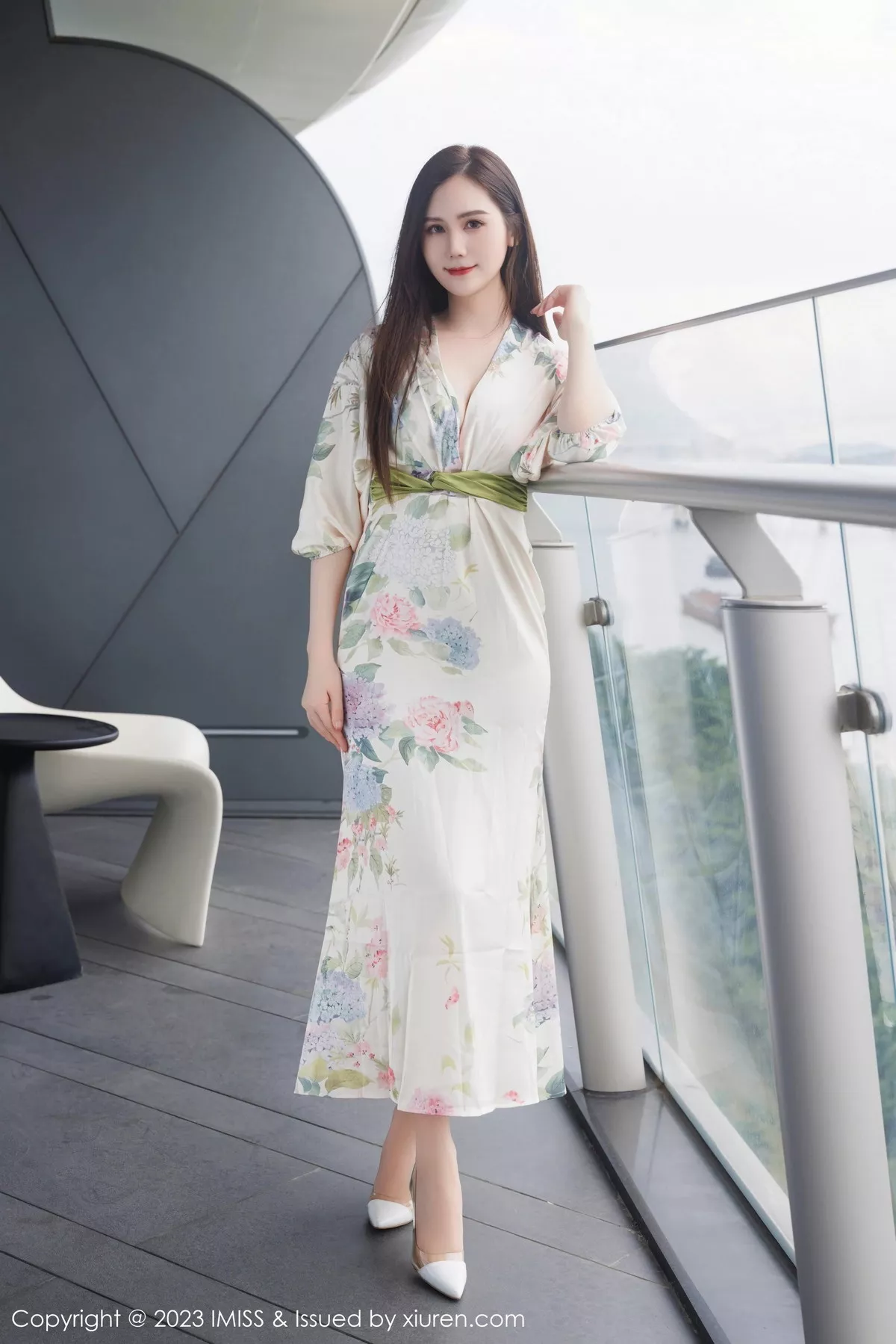 SISY思-[IMISS爱蜜社]Vol.745_女神SISY思性感带图案长裙露浅色内衣配超薄肉丝完美诱惑写真55P-第1章-图片2