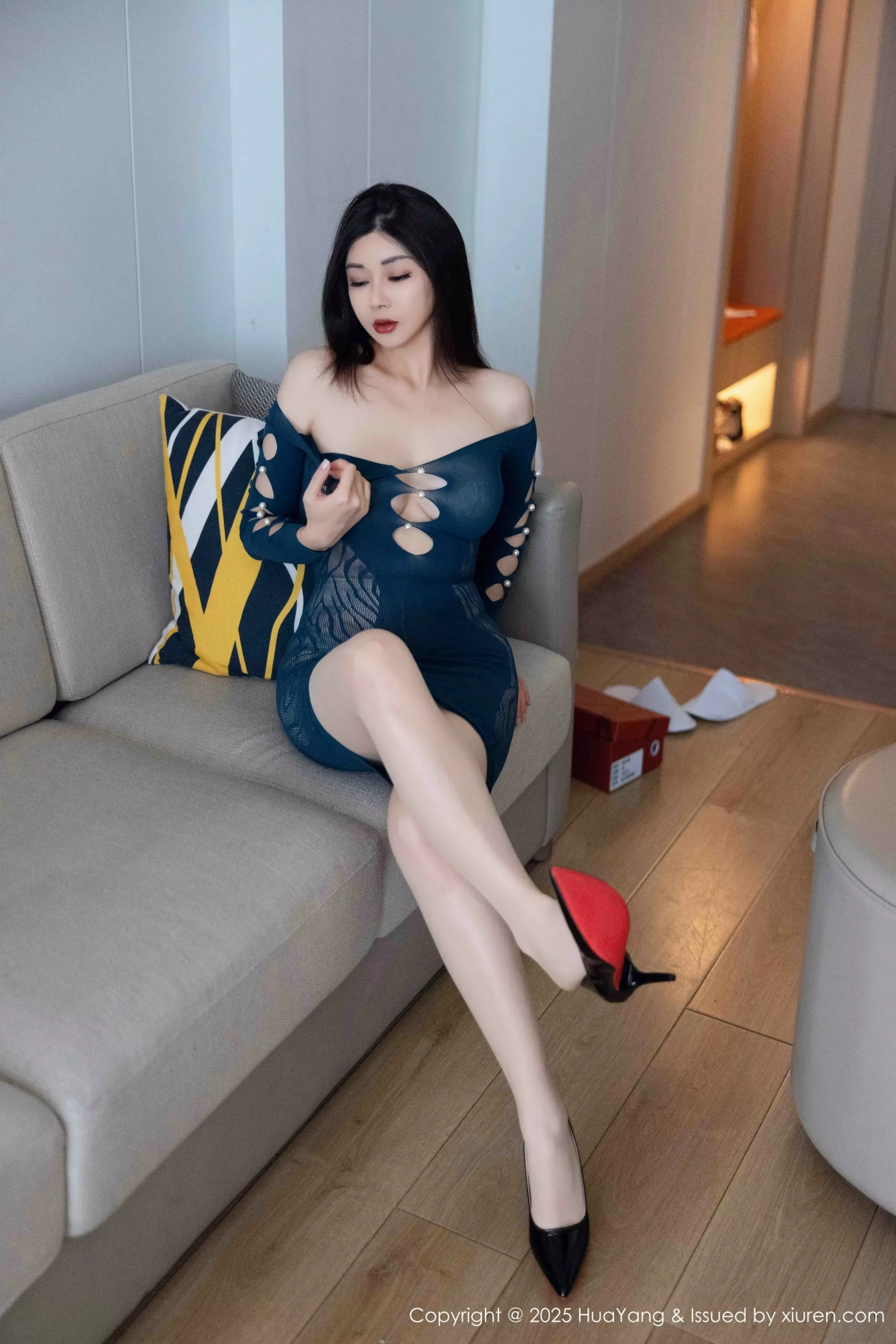 凯竹-Vol.640_模特凯竹Quinn性感蓝色连衣短裙配超薄肉丝秀丰腴身姿诱惑写真80P-第1章-图片2