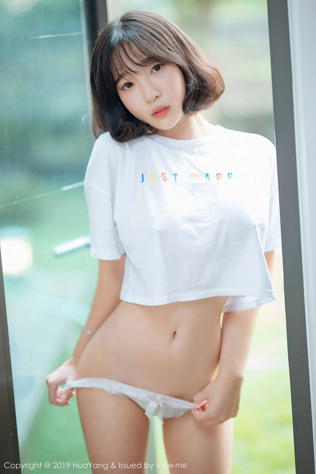 模特_卿卿-Vol.109_韩国妹子模特_卿卿户外真空白色短袖衫大胆露出性感写真45P-第1章-图片3