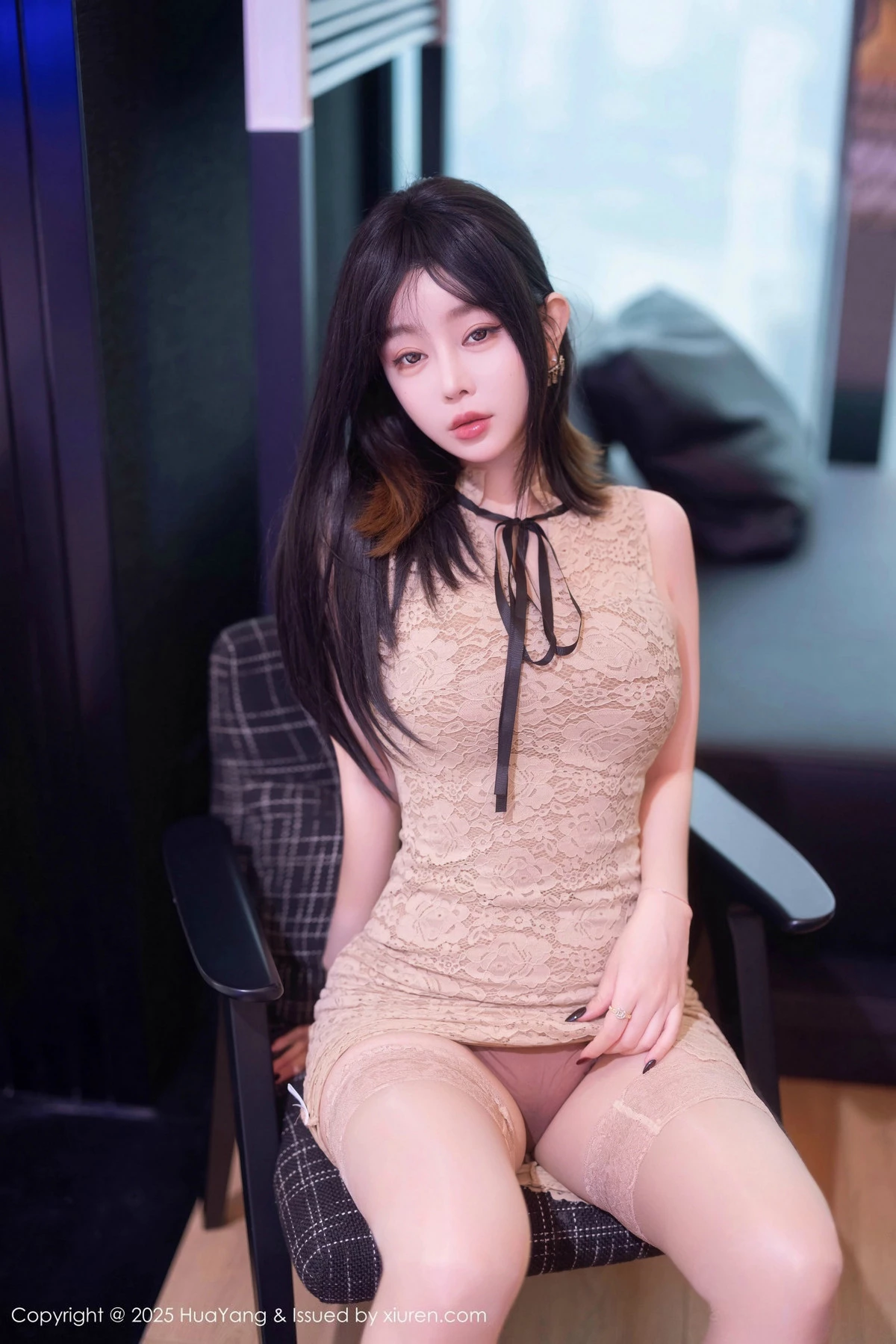 王雨纯-Vol.632_女神王雨纯浅色连衣短裙露蕾丝内衣配肉丝袜秀丰腴身材诱惑写真82P-第1章-图片3