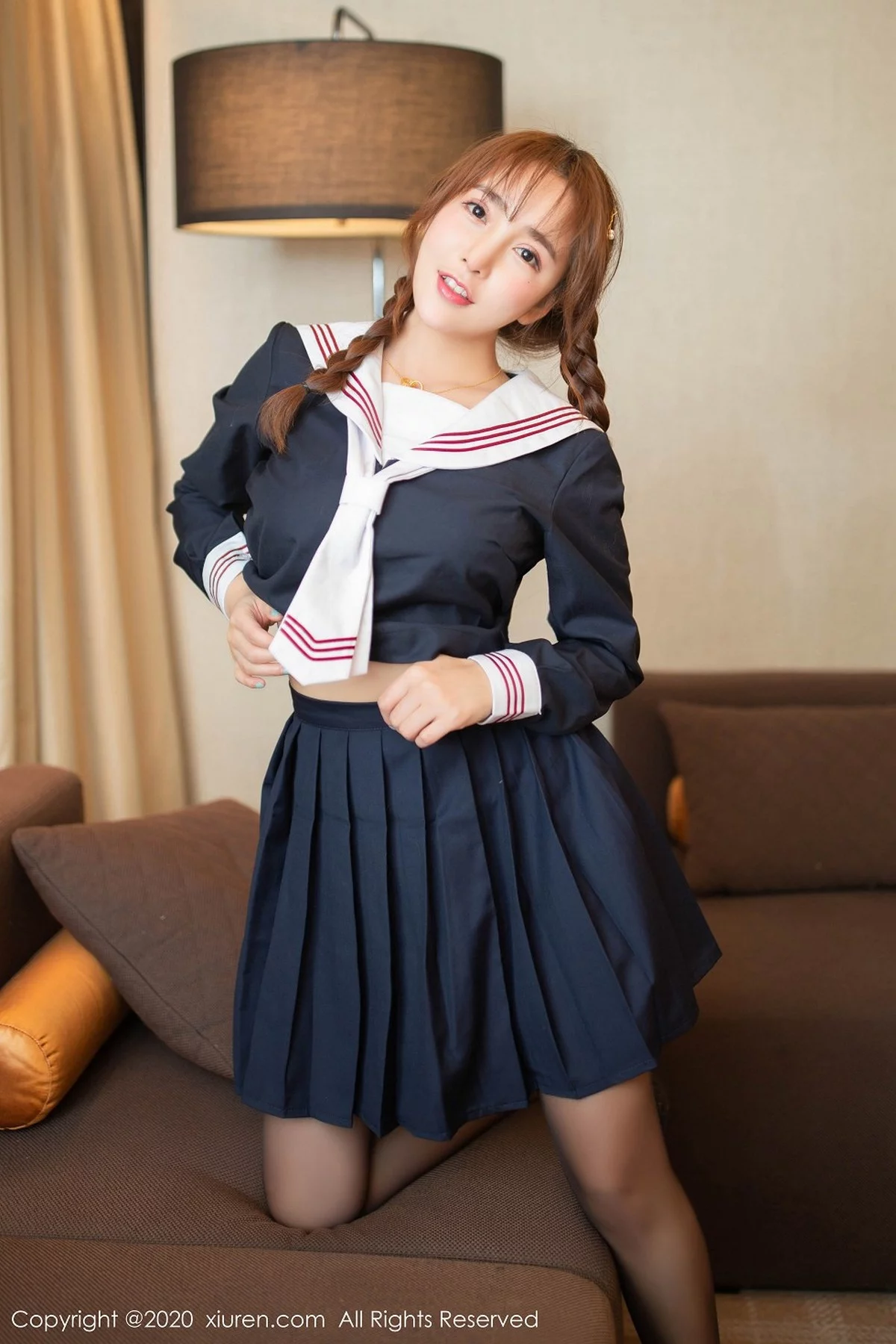 嫩模陶喜乐_lele乌镇旅拍学生制服主题开档黑丝裤袜秀翘臀诱惑写真73P-第1章-图片1