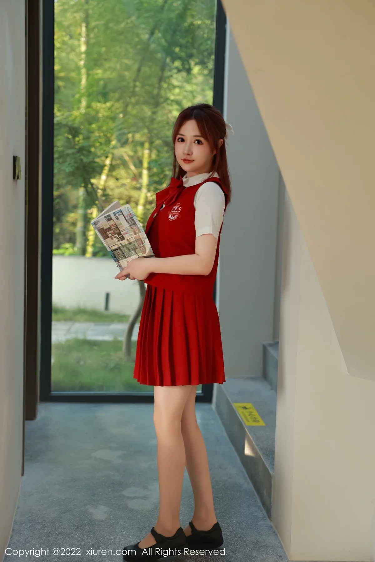 模特养乐多DoDo性感红色学妹服饰露浅色内衣原色丝袜诱惑写真56P-第1章-图片1