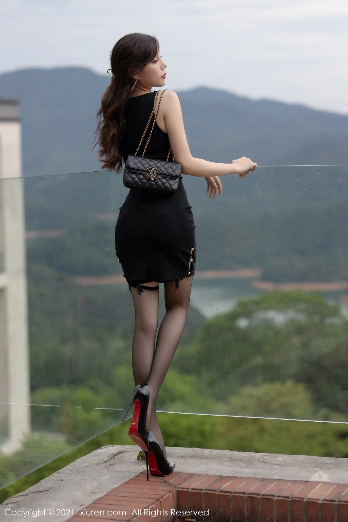 女神芝芝Booty私房黑色镂空情趣内衣配黑丝吊袜极致魅惑写真93P-第1章-图片1