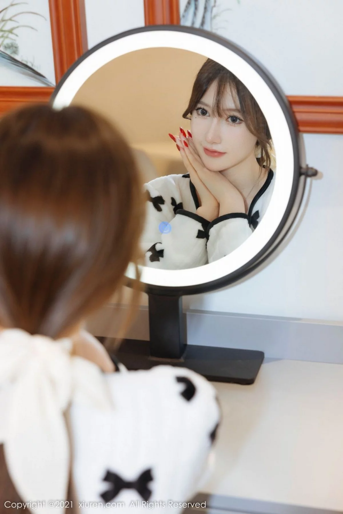 模特美桃酱女主持主题私房半脱露蕾丝内衣超薄肉丝迷人诱惑写真80P-第1章-图片1