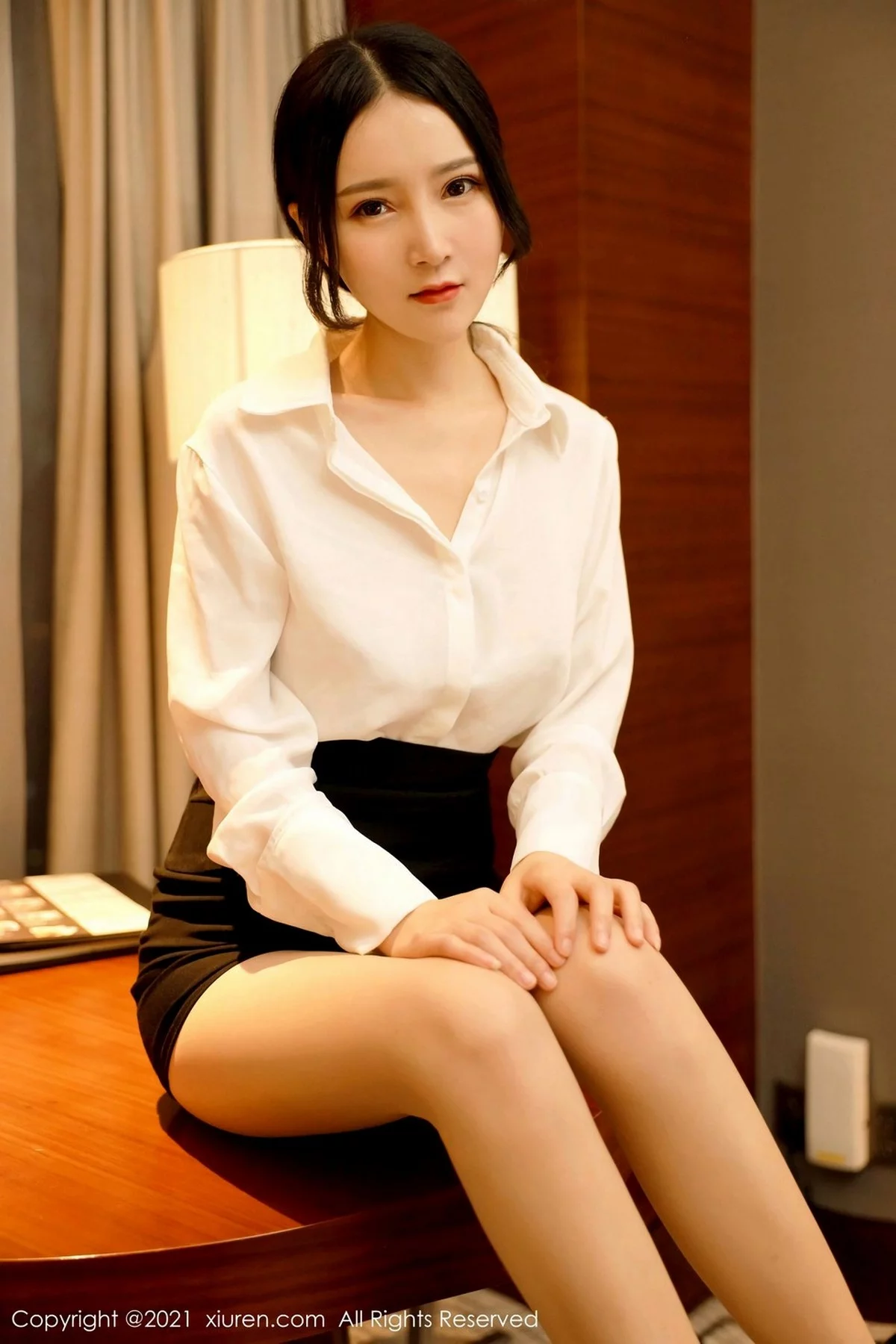 嫩模林煊煊真空白衬衫配无内肉丝裤袜秀豪乳翘臀撩人诱惑写真34P-第1章-图片2