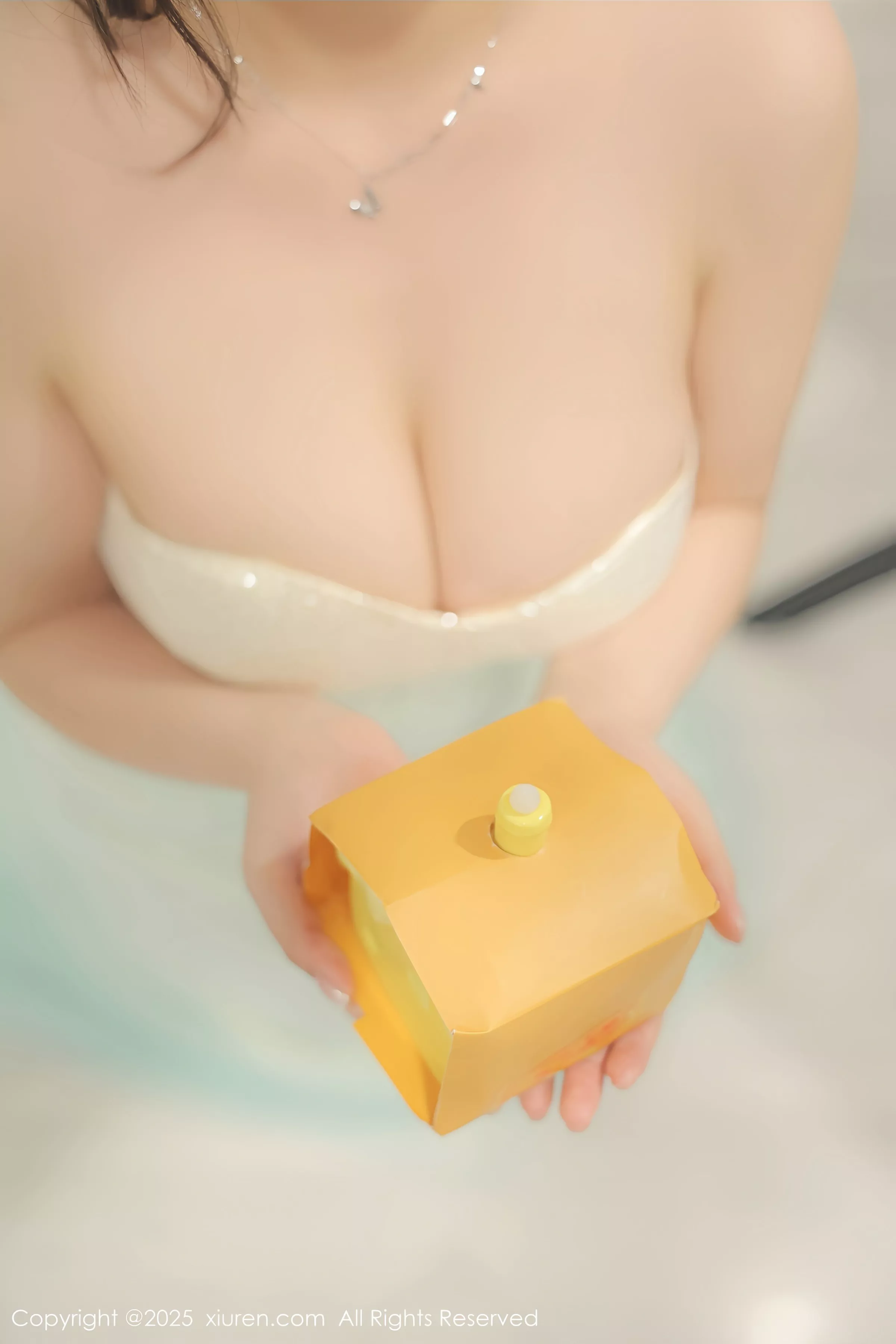 模特蛋蛋宝性感紫色蕾丝内衣配超薄丝袜秀丰满身材撩人诱惑写真78P-第1章-图片3