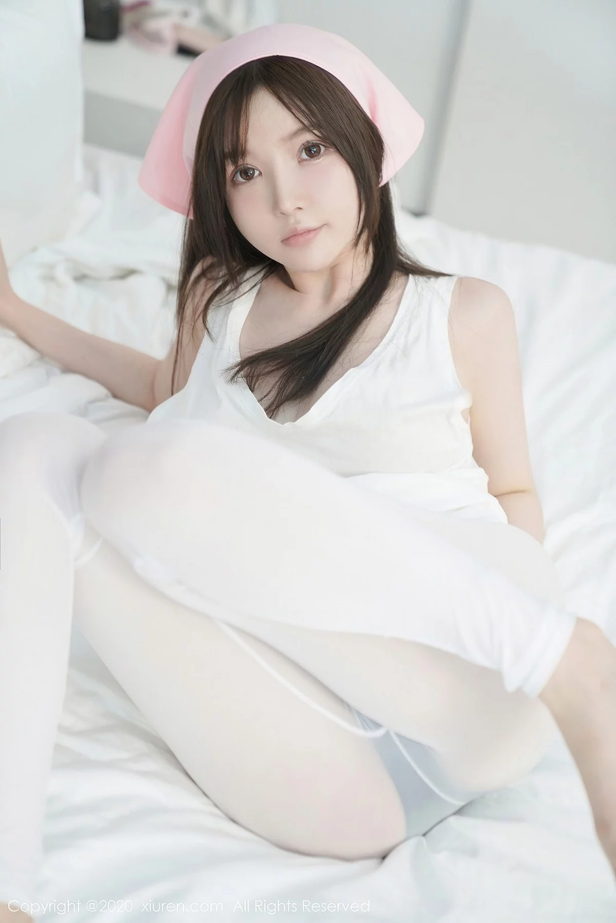 女神糯美子Mini性感家政女仆主题超薄无内白丝裤袜极致诱惑写真106P-第1章-图片2