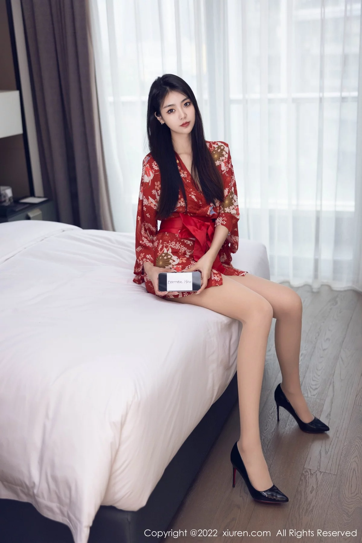 模特可乐Vicky红色图案服饰配超薄无内肉丝秀翘臀美腿诱惑写真53P-第1章-图片3