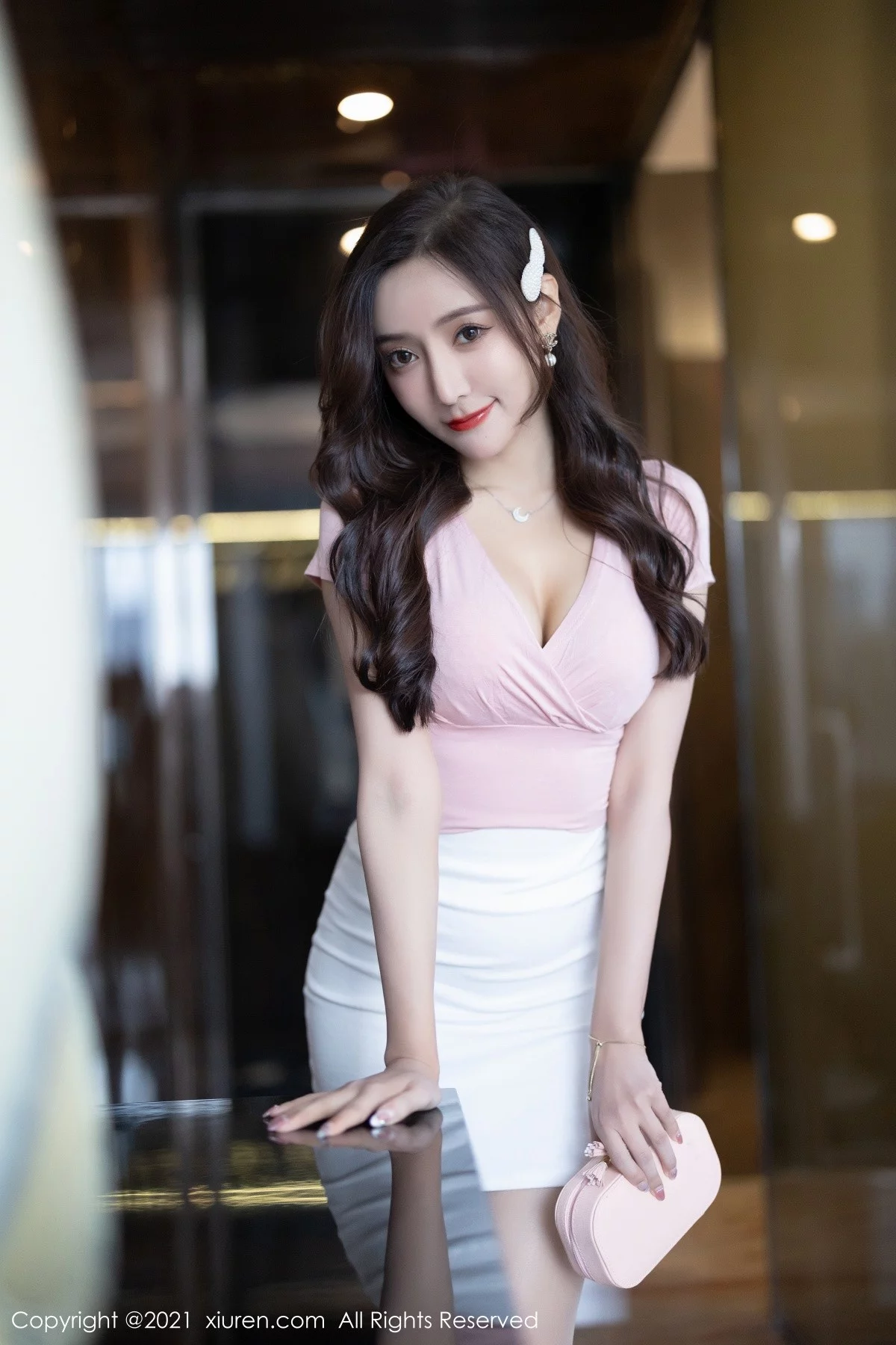 女神王馨瑶yanni私房半脱露超薄无内肉丝裤袜秀翘臀诱惑写真78P-第1章-图片3