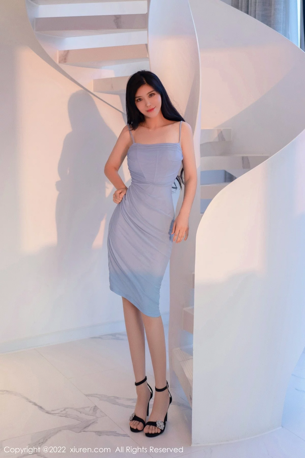 女神刘钰儿私房性感淡蓝色吊带长裙万种风情万种妩媚诱惑写真64P-第1章-图片2