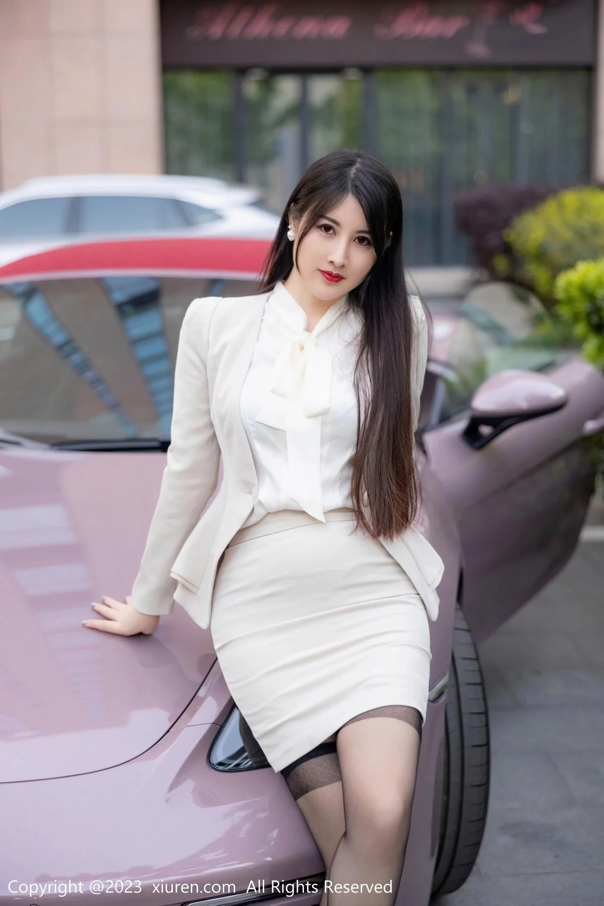 模特诗诗kiki半脱浅色OL服饰露性感浅灰内衣秀惹火身材诱惑写真79P-第1章-图片1