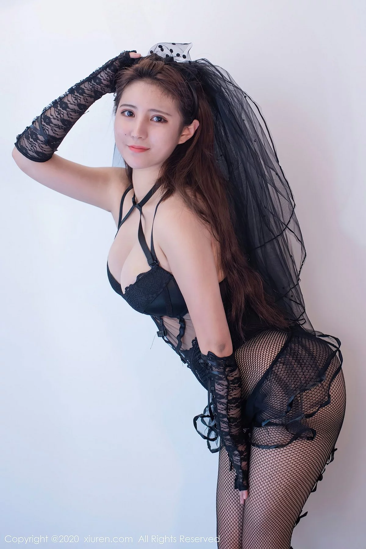 美模久久Aimee云南旅拍黑色束胸新娘装+白色紧身衣完美诱惑写真55P-第1章-图片3