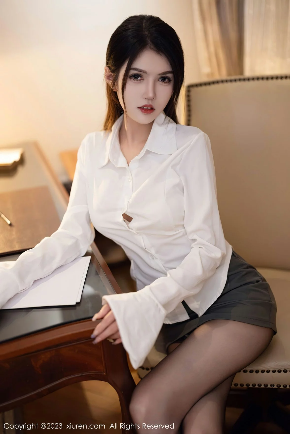 模特媛媛酱性感白T配黑短裙露白色蕾丝内衣超薄黑丝诱惑写真84P-第1章-图片3