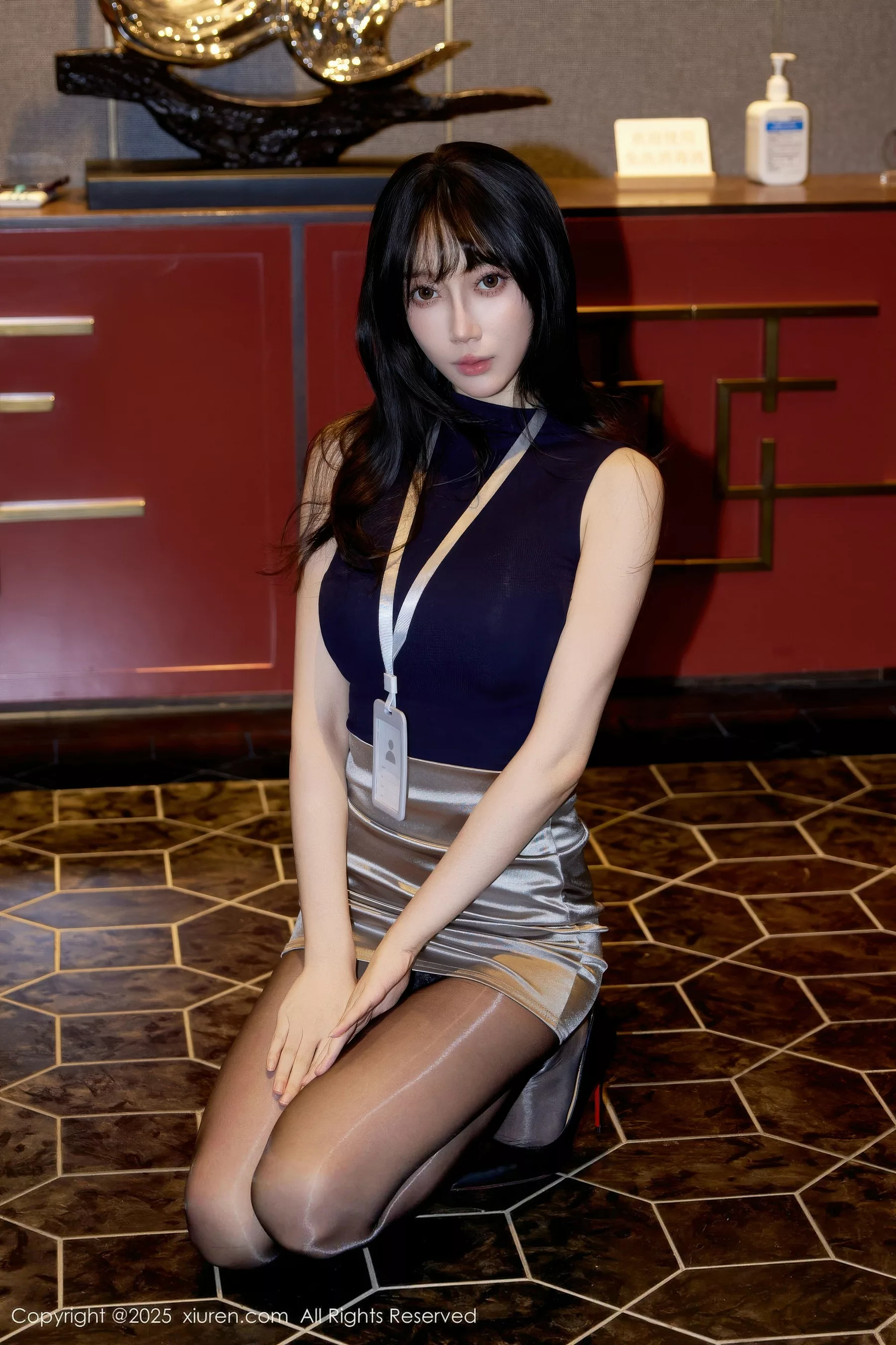 模特玥儿玥er深色OL服饰露黑色内衣配超薄黑丝秀美腿诱惑写真72P-第1章-图片3