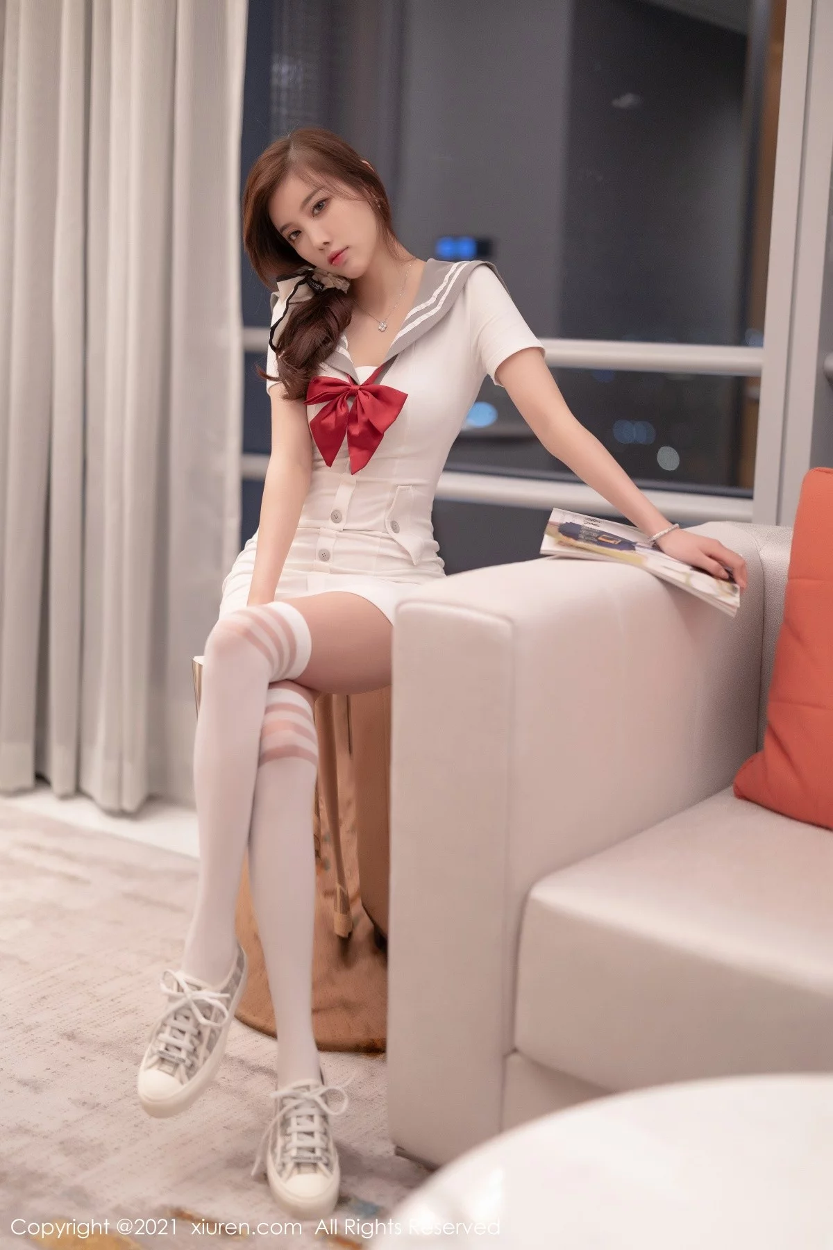 女神杨晨晨Yome私房清纯制服配白丝袜半脱露完美身材诱惑写真70P-第1章-图片2