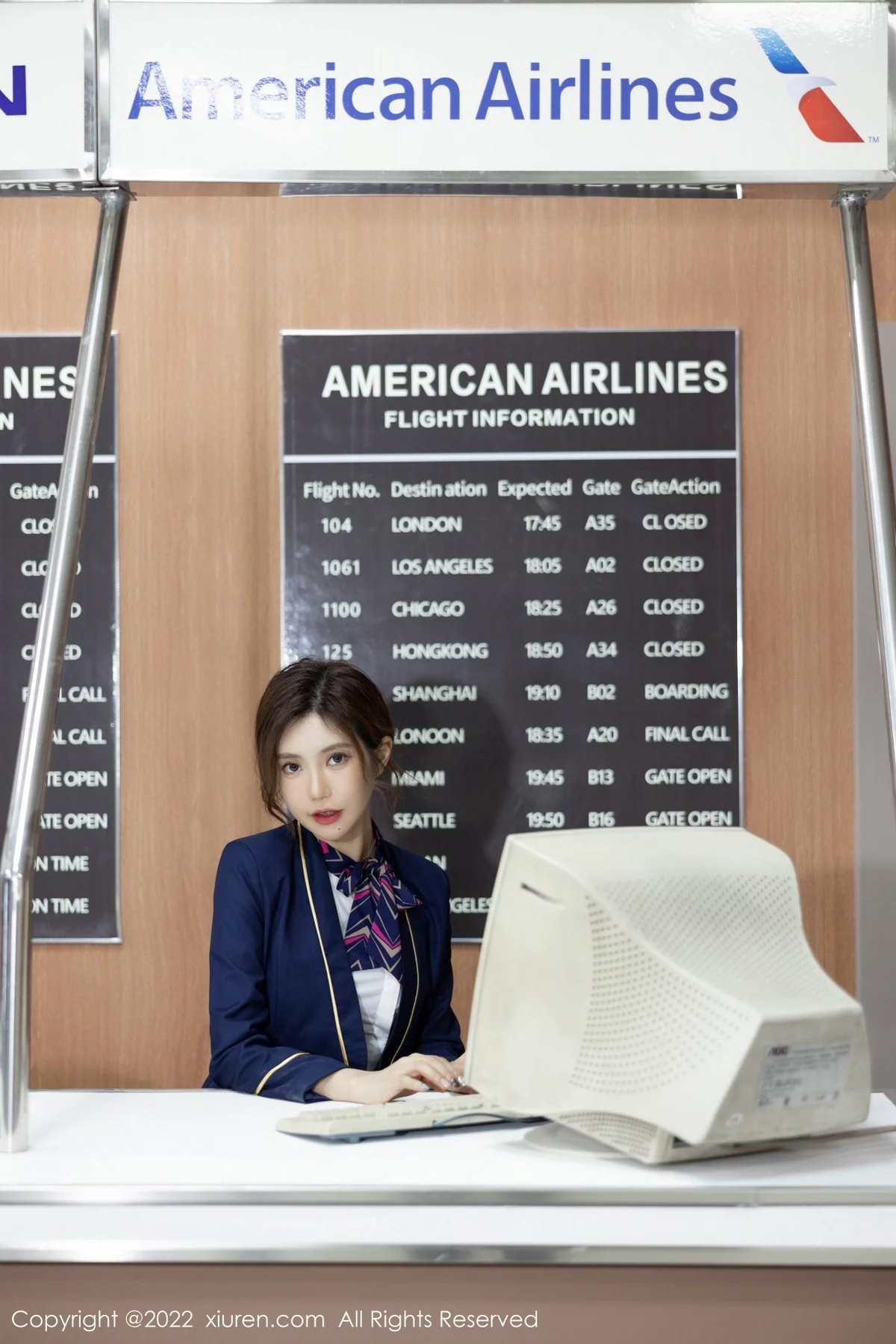 女神绮里嘉ula性感空姐制服半脱露蓝色内衣配开档灰丝诱惑写真60P-第1章-图片3