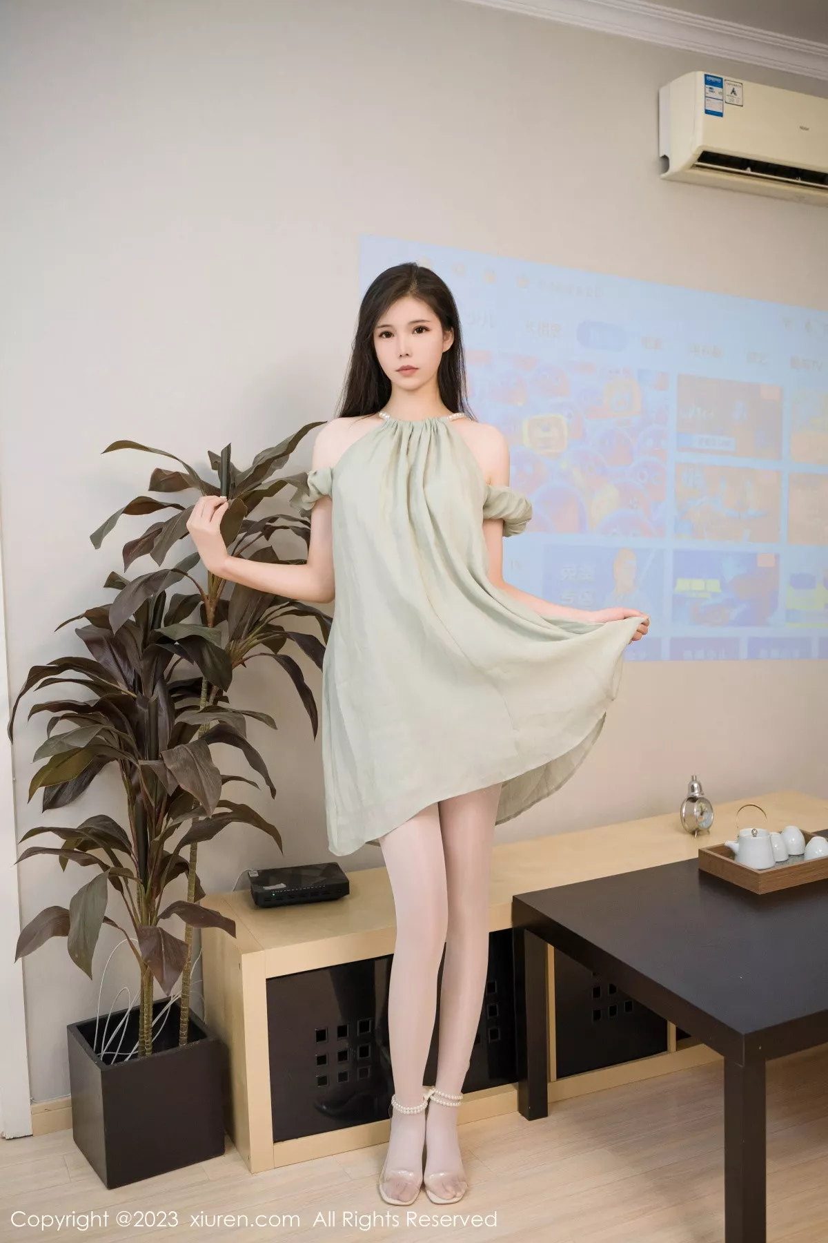 模特雪糕CiCi私房半脱露性感轻透内衣配白丝袜秀美腿诱惑写真66P-第1章-图片3