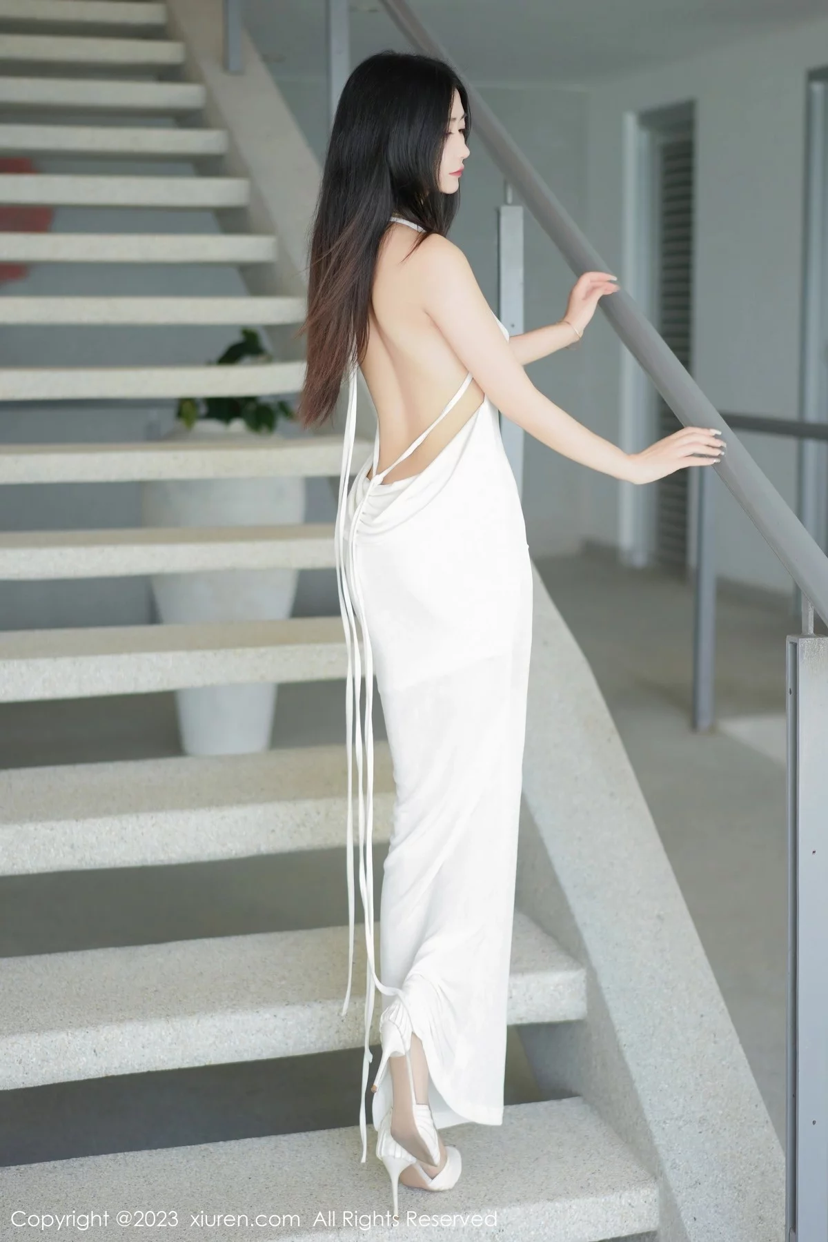 模特laura阿姣户外泳池大尺度露傲人豪乳血滴子遮点诱惑写真83P-第1章-图片1