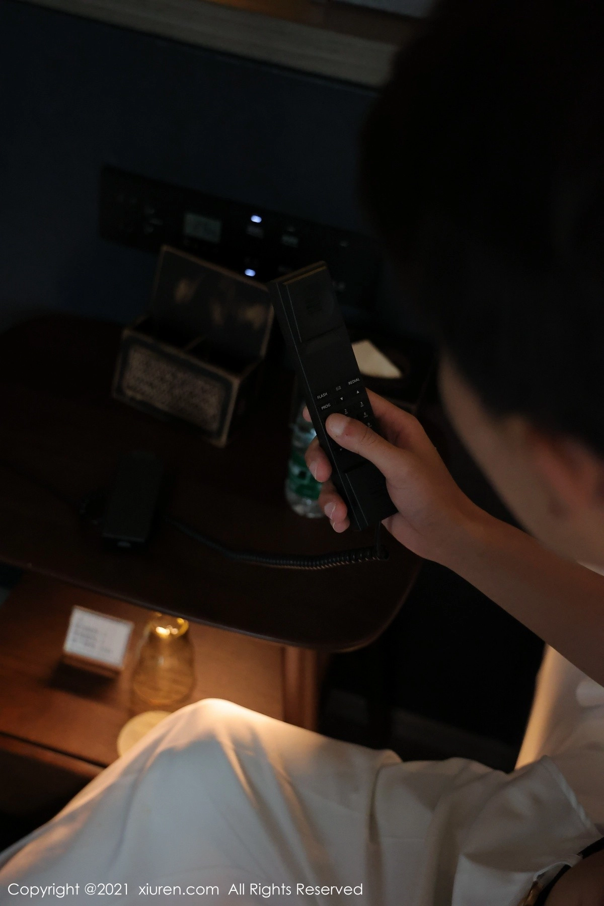 模特美七Mia酒店剧情主题半脱露缕空情趣内衣惹火诱惑写真92P-第1章-图片1