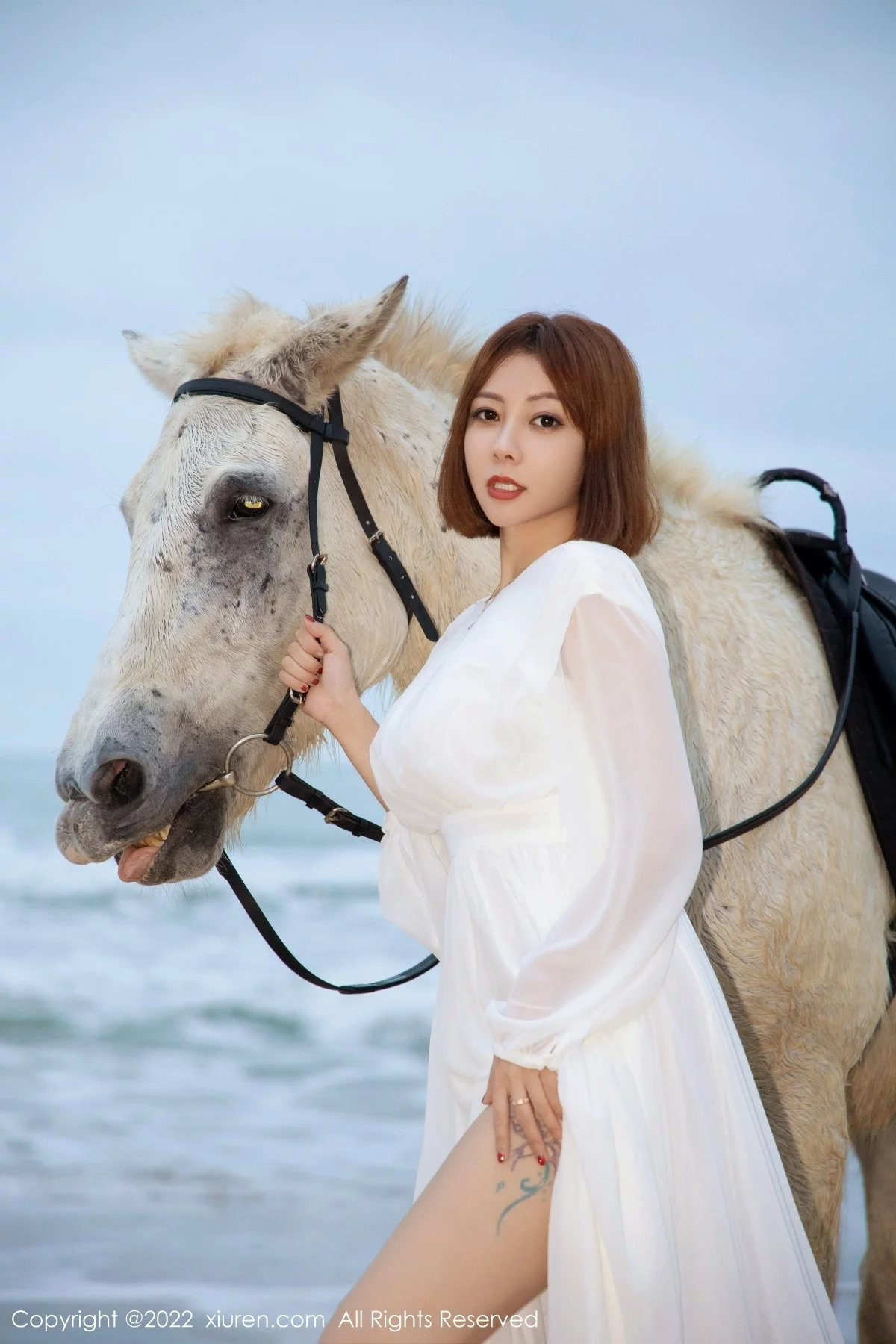 御姐果儿Victoria三亚旅拍沙滩场景白色内衣秀凹凸身材诱惑写真40P-第1章-图片2