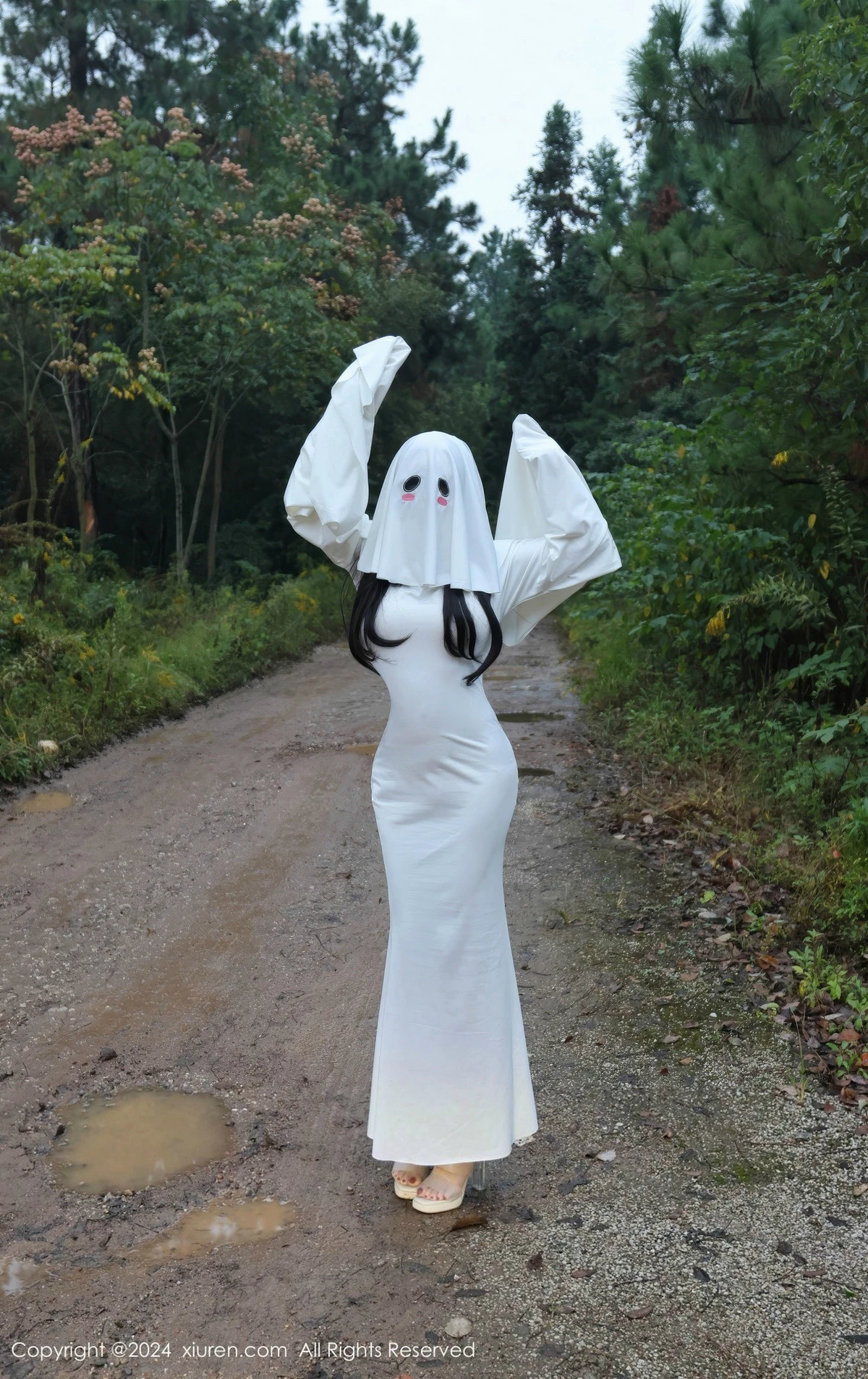 模特小薯条nienie白色连衣裙+红色情趣服饰秀曼妙身姿诱惑写真81P-第1章-图片1
