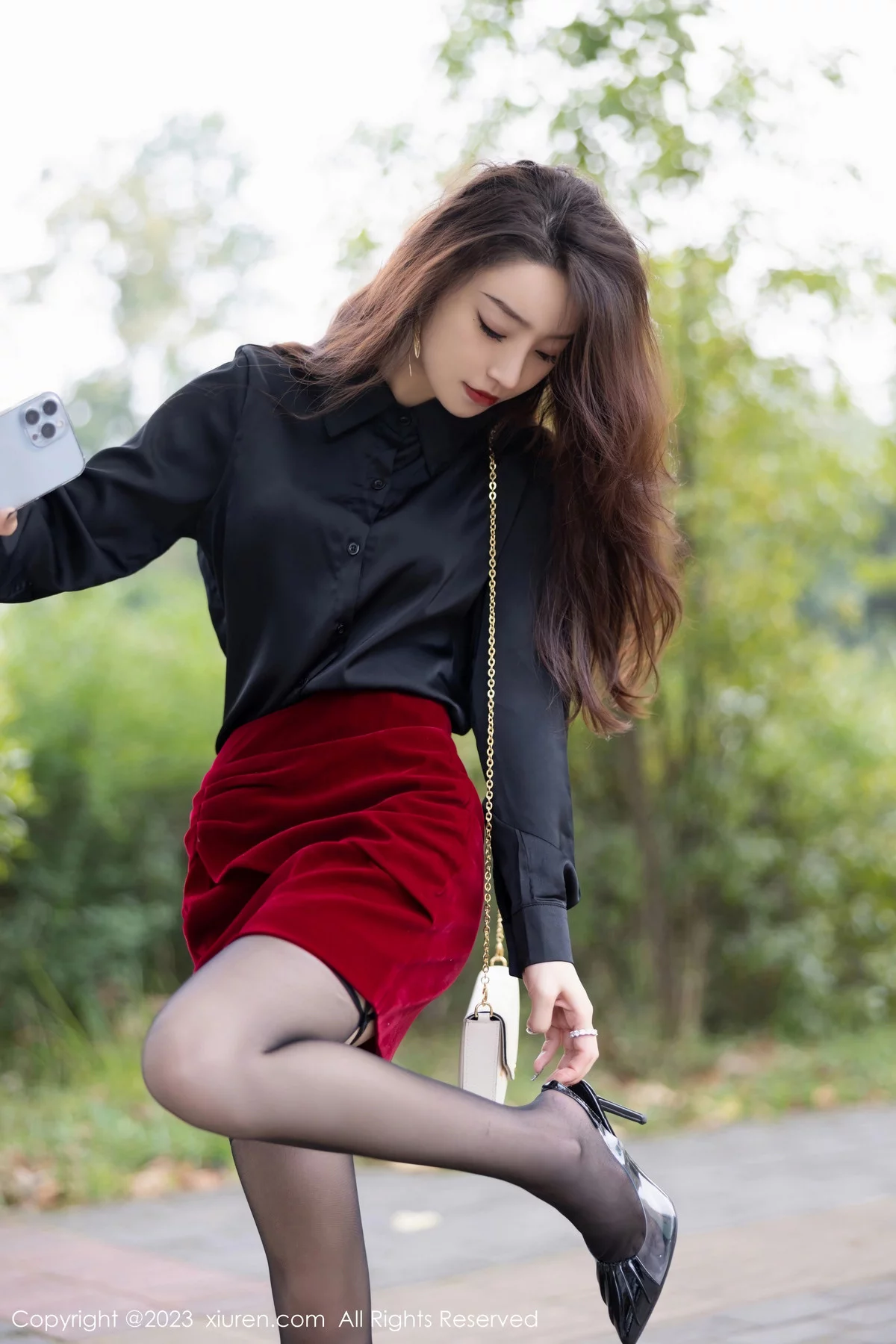 模特苏曼兮黑色上衣露性感黑色内衣配黑丝吊袜秀翘臀诱惑写真83P-第1章-图片2