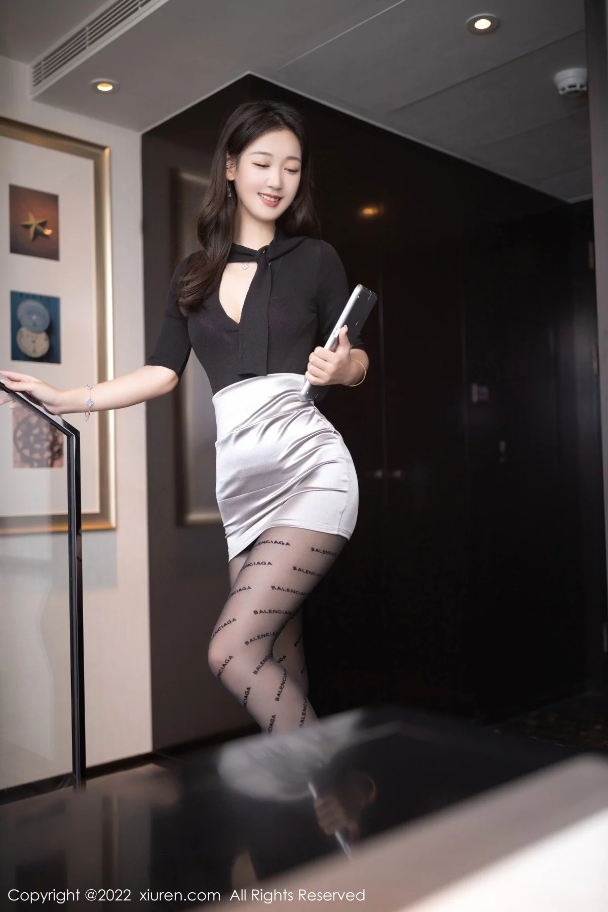 模特唐安琪秘书角色黑色收身衣配银色短裙秀曼妙身姿诱惑写真78P-第1章-图片3