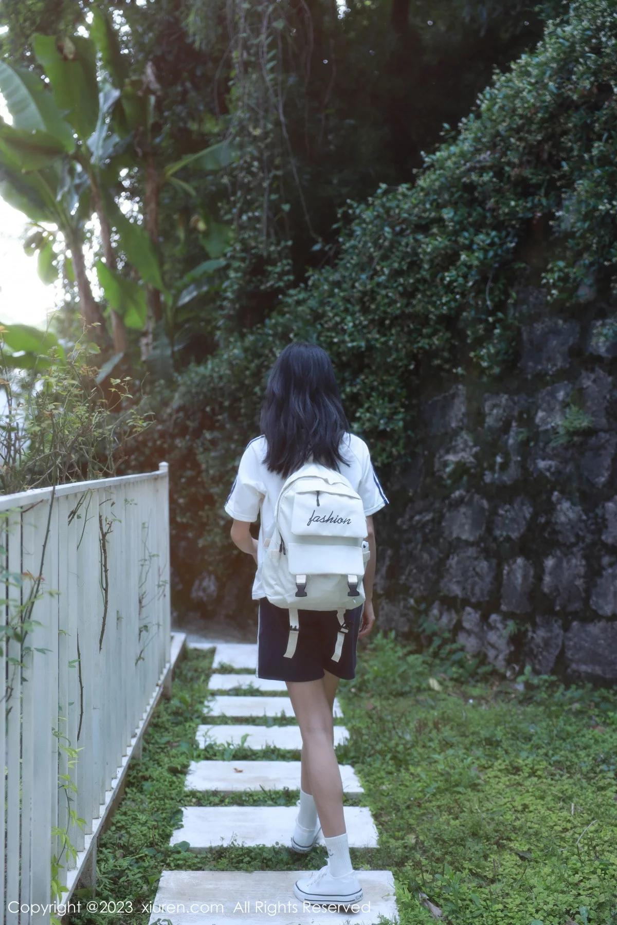 新人模特糖豆sisi脱性感学妹制服露淡粉色轻透内衣迷人诱惑写真54P-第1章-图片1