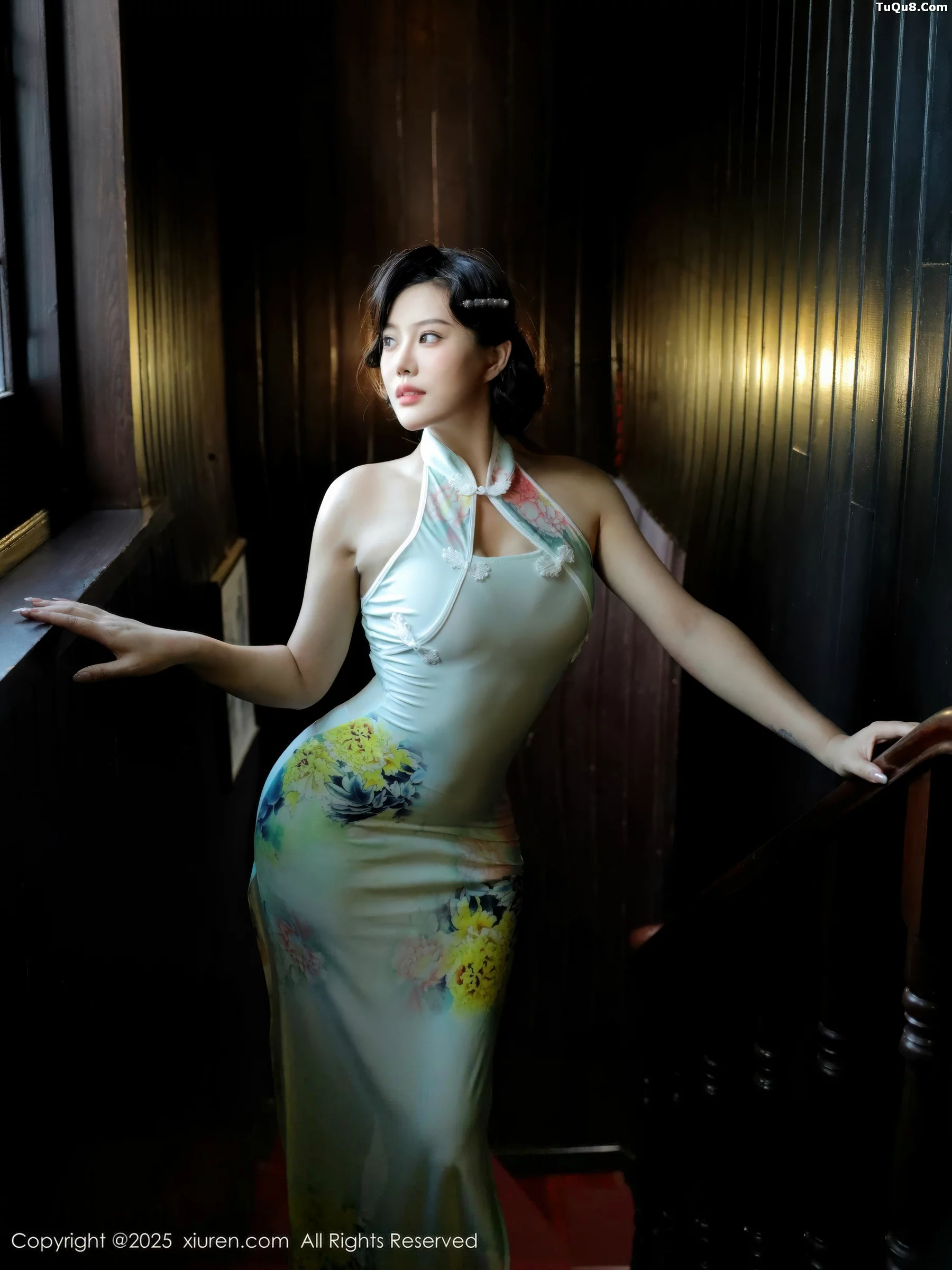 新人模特莉莉安娜o性感绿色旗袍配超薄肉丝秀丰满身材诱惑写真73P-第1章-图片3