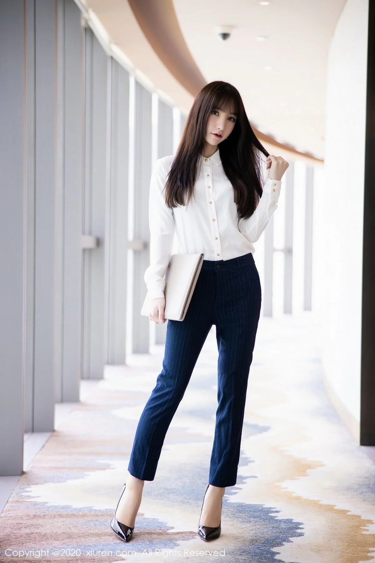 女神周于希Sandy酒店私人管家主题私房肉丝裤袜秀美腿诱惑写真73P-第1章-图片1