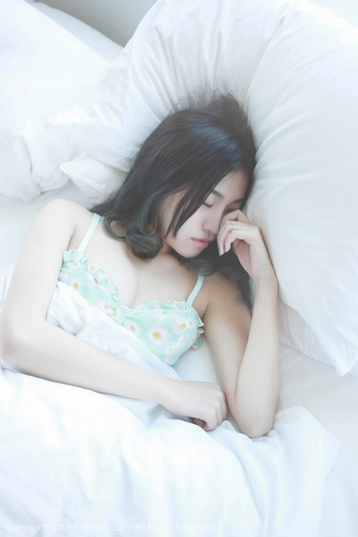 秀人嫩模许诺Sabrina花色睡裙居家床上迷人性感写真48P-第1章-图片2