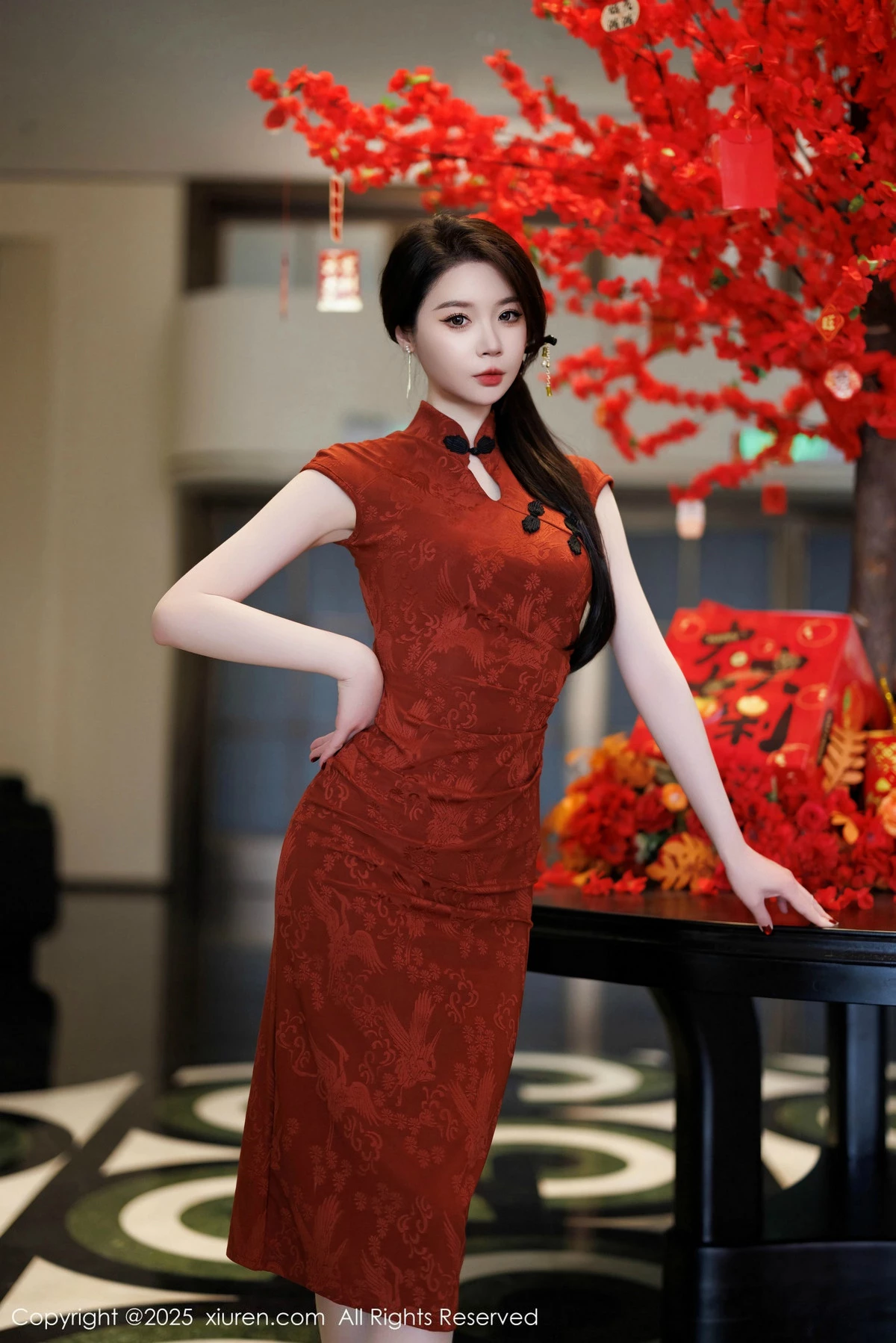 模特梦心玥性感红色旗袍服饰露红色内衣秀高挑曼妙身姿诱惑写真91P-第1章-图片2