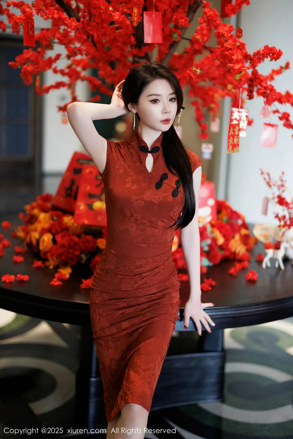 模特梦心玥性感红色旗袍服饰露红色内衣秀高挑曼妙身姿诱惑写真91P-第1章-图片3