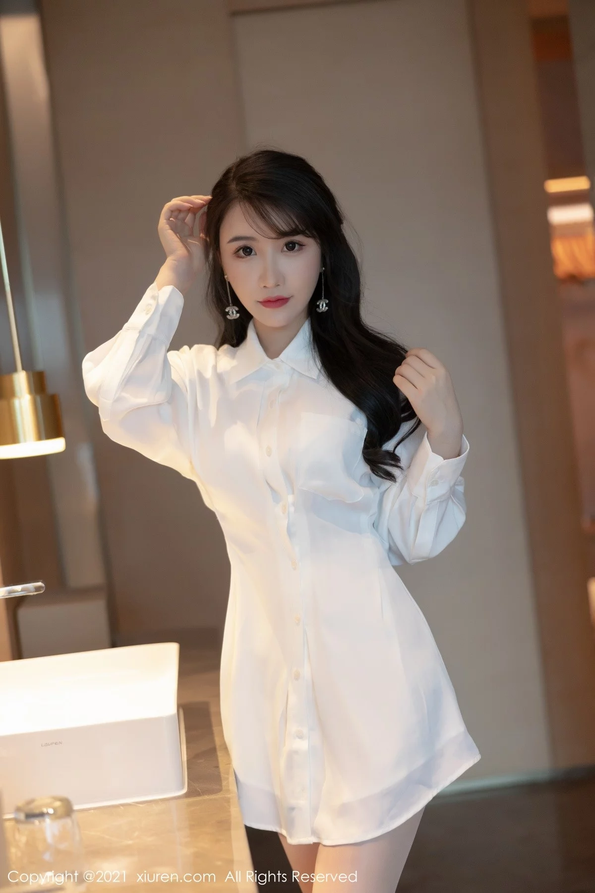 女神Cherry绯月樱深圳旅拍白衬衣配肉丝裤袜秀丰满身材诱惑写真77P-第1章-图片3