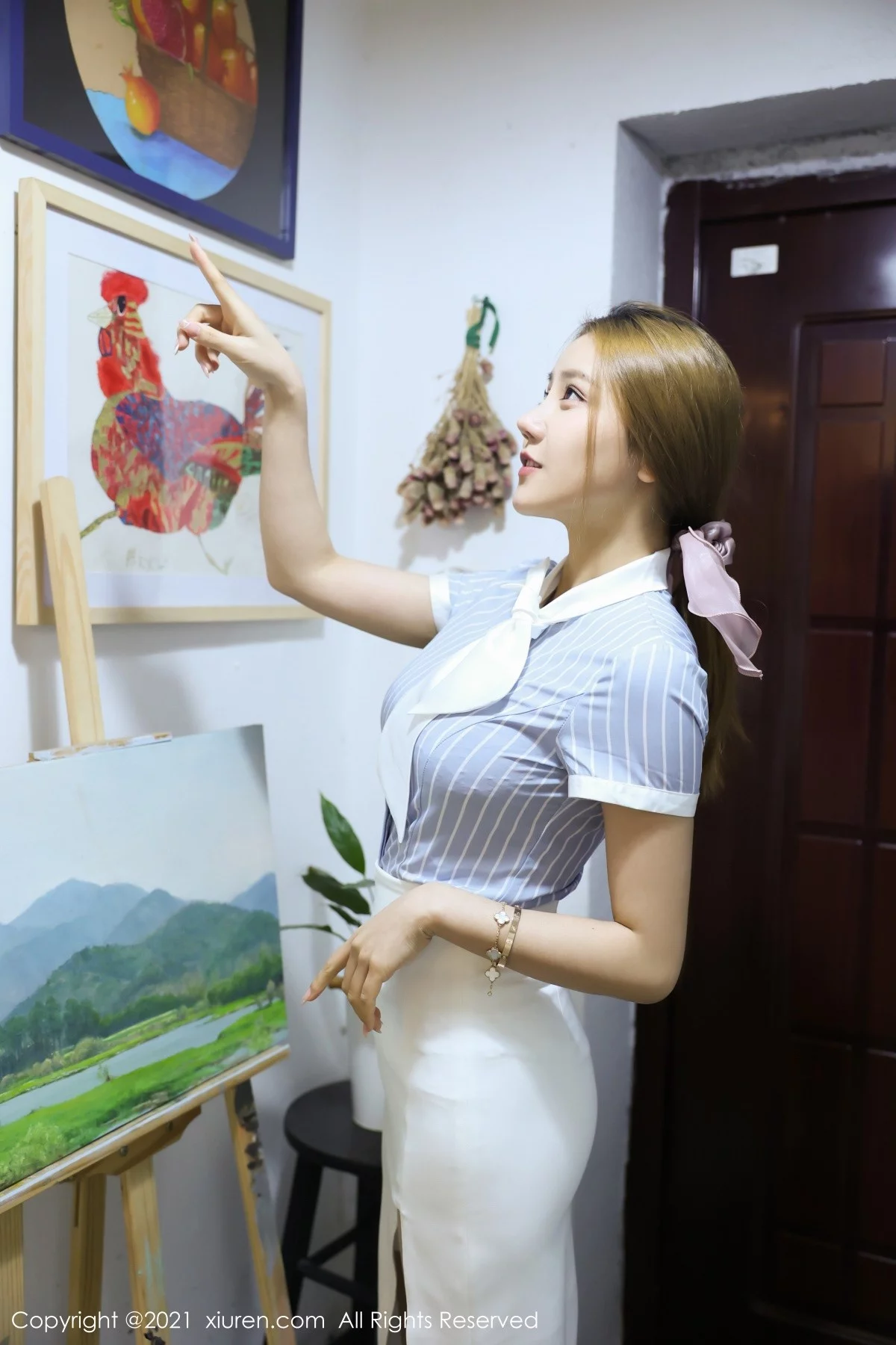嫩模夏西CiCi教室师生主题半脱露开档肉丝裤袜秀翘臀诱惑写真50P-第1章-图片2