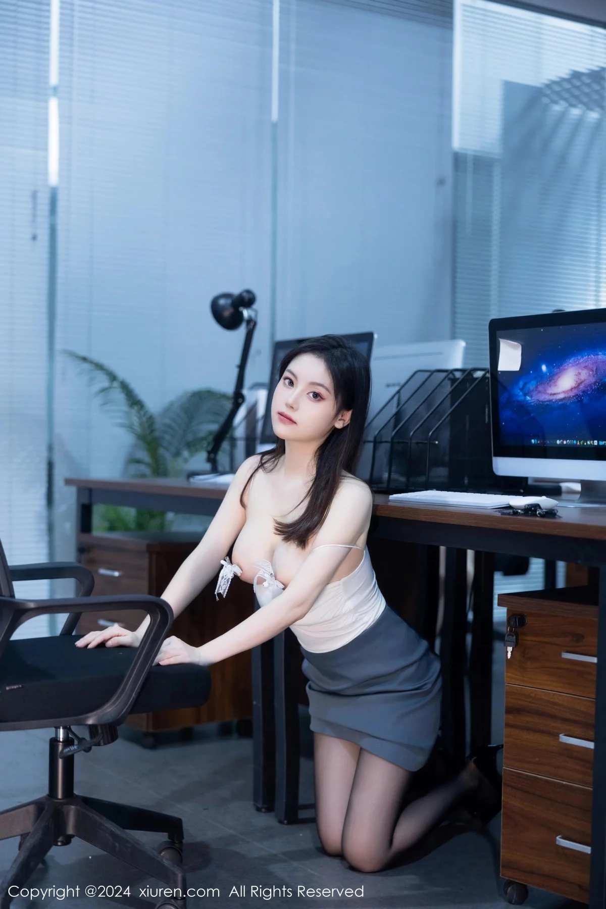 模特合集公司场景豆瓣酱性感OL装扮配超薄黑丝完美诱惑写真104P-第1章-图片1